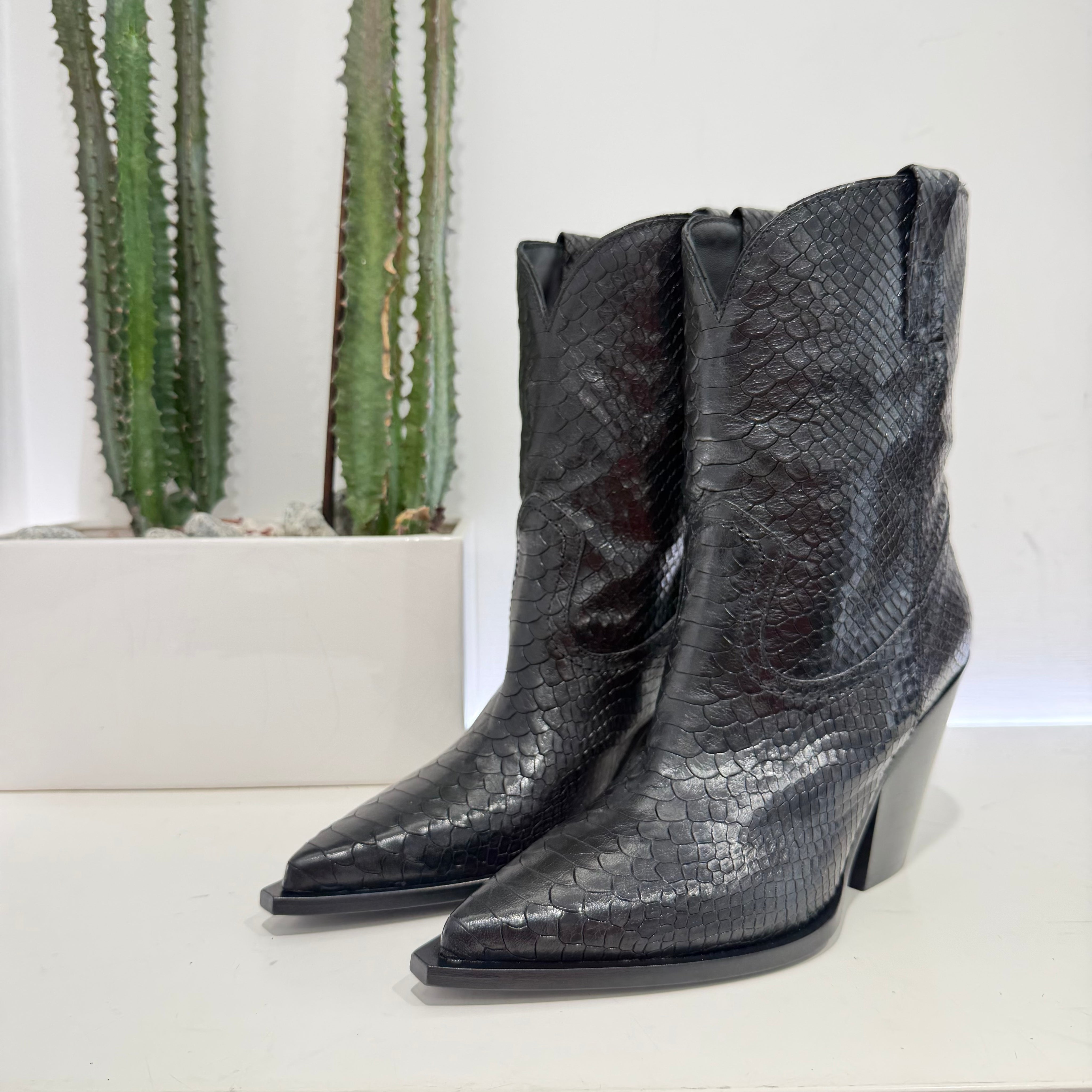Elena Iachi stivaletto texano pelle snake nero