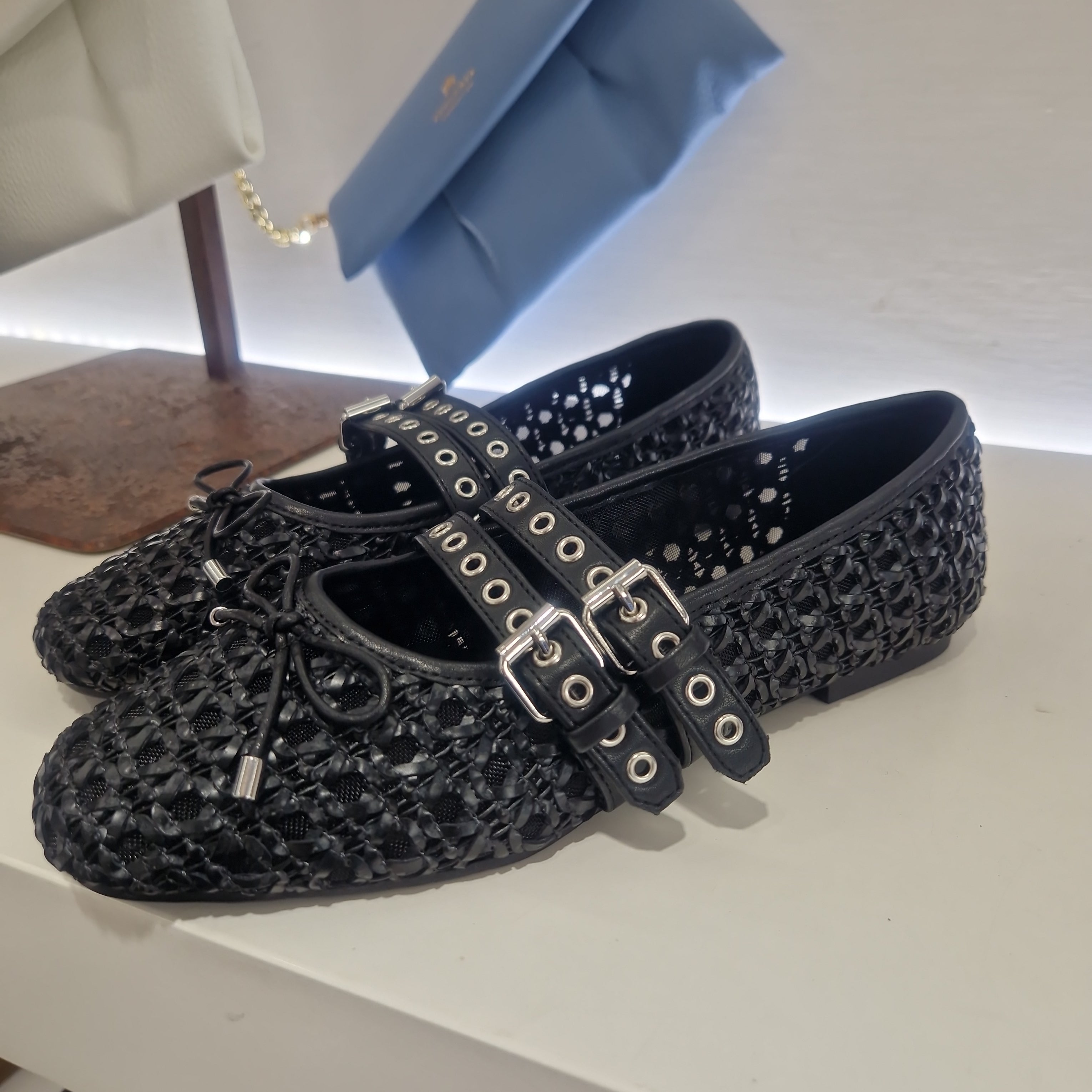 OA non-fashion black ballerina