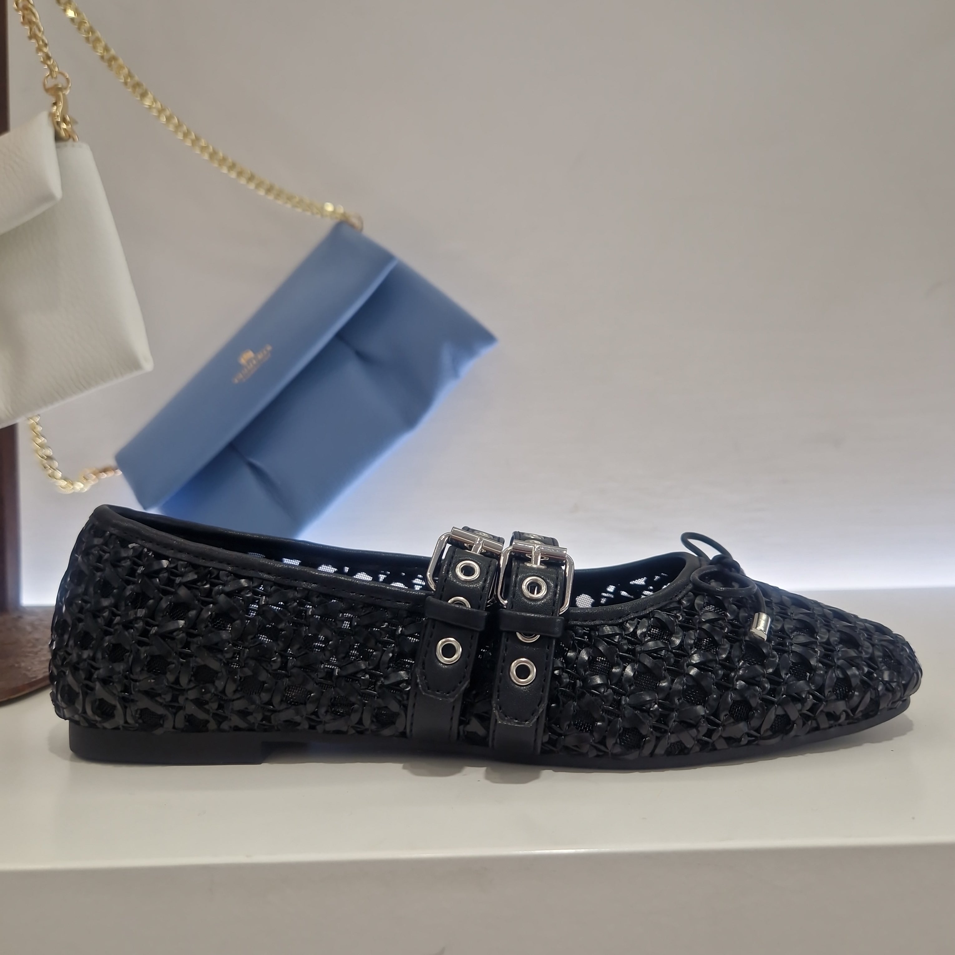 OA non-fashion black ballerina