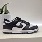 Nike Dunk Low nera/bianca