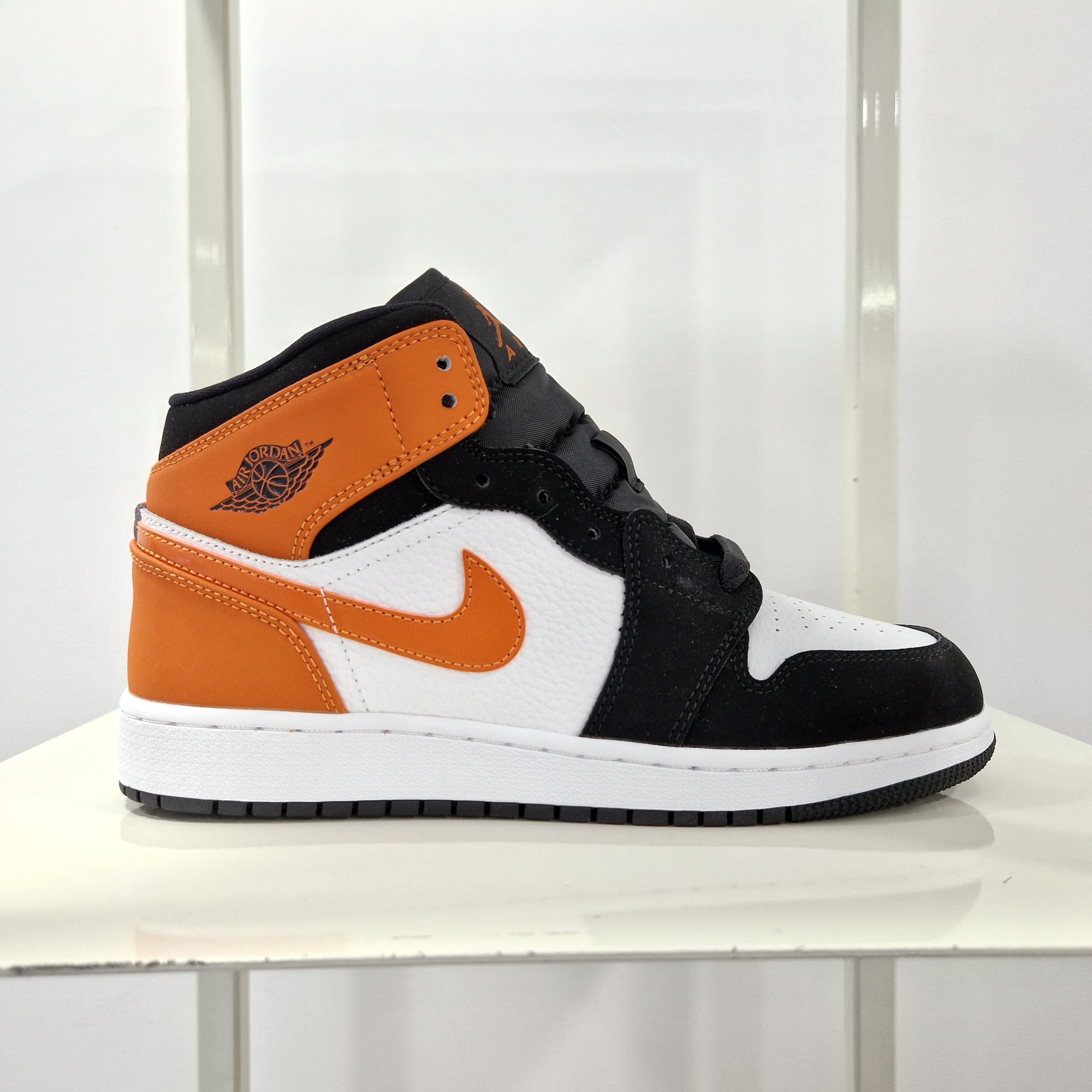 Nike Air Kordan 1 MID arancio