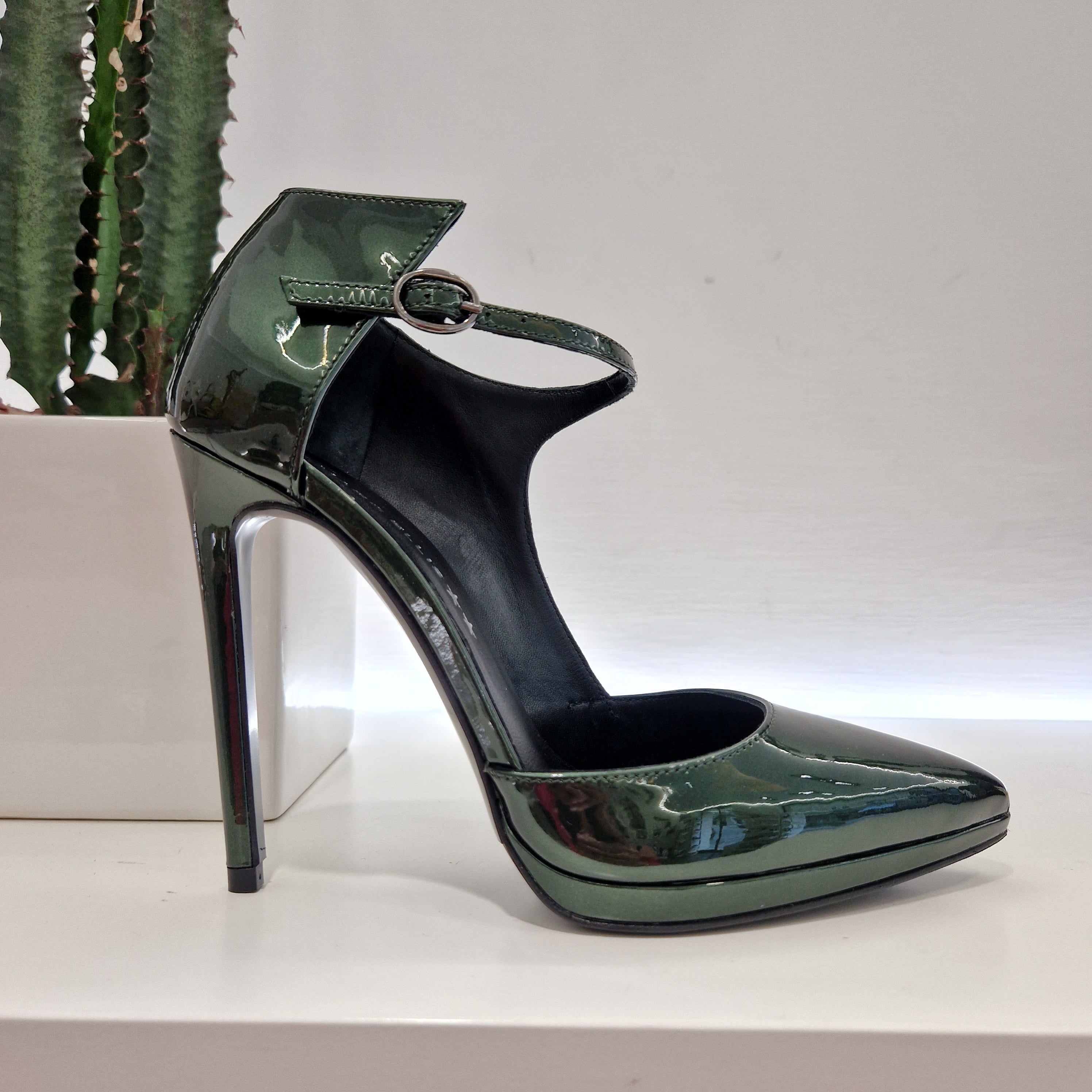 Marc Ellis green open shoe