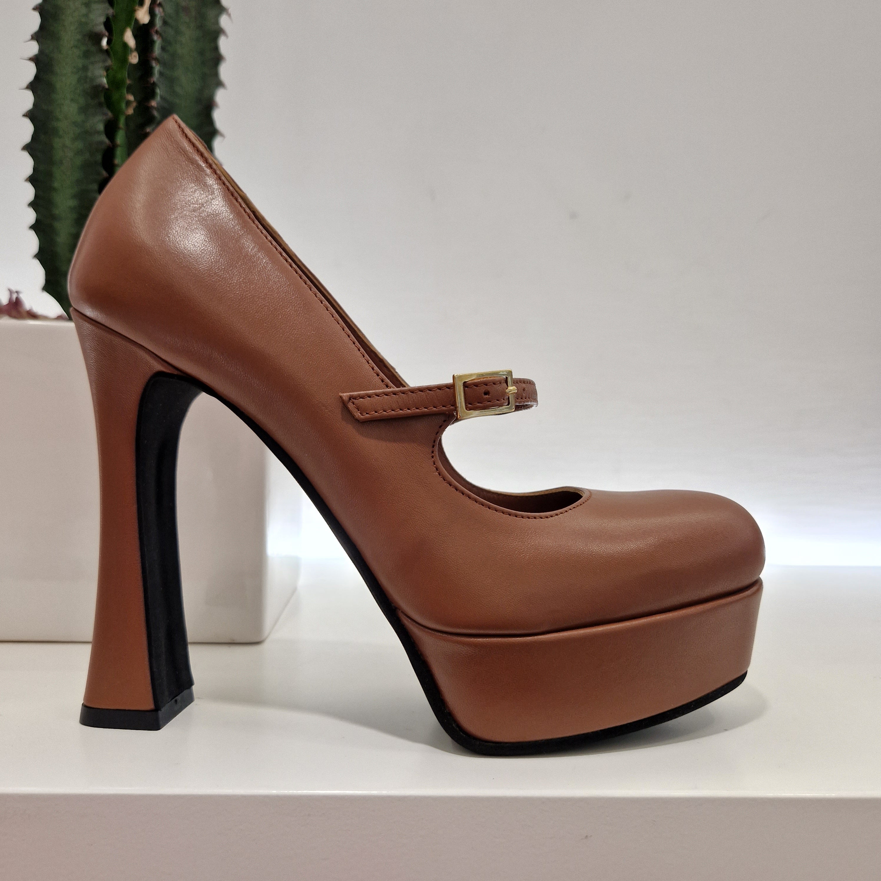 Giampaolo Viozzi leather-colored pumps