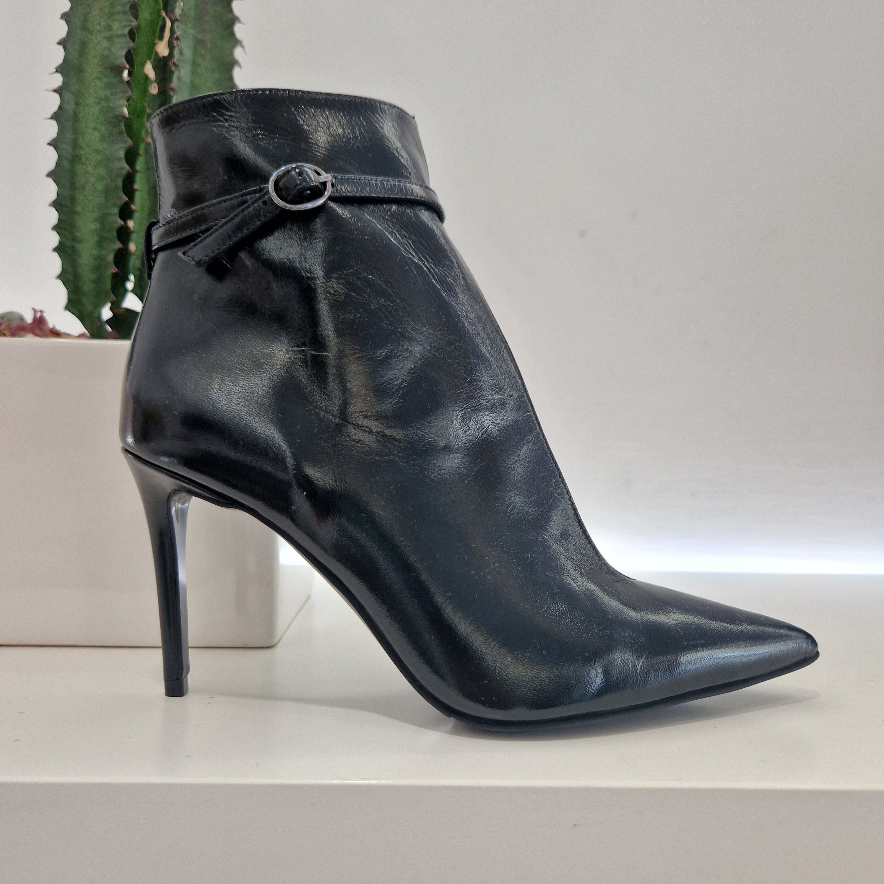 Marc Ellis black open shoe
