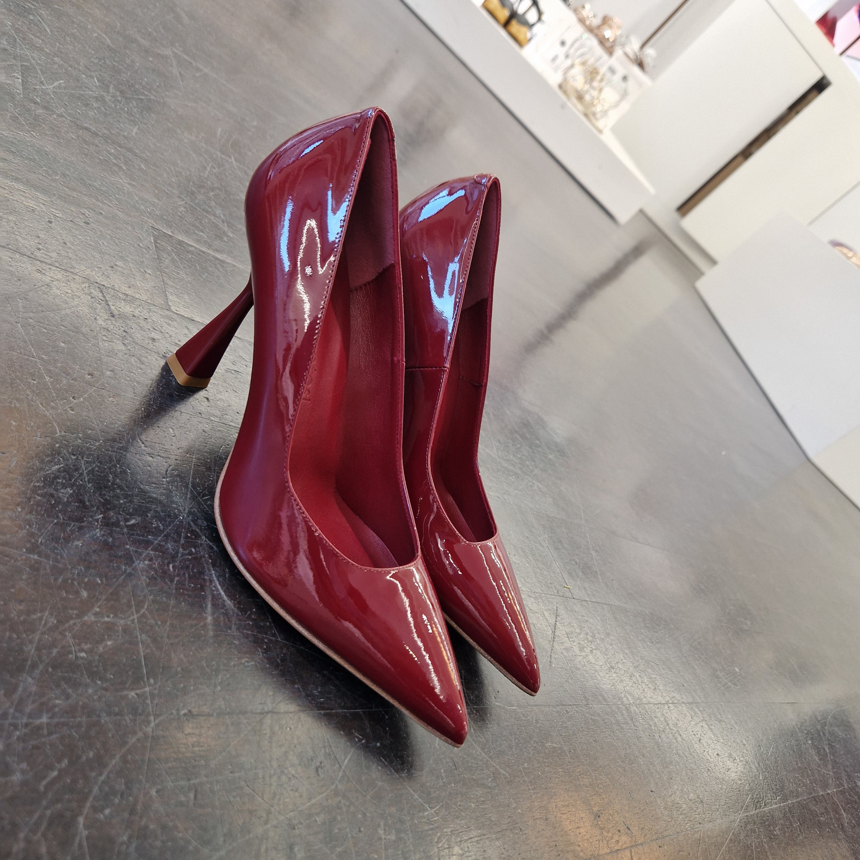 Sergio Levantesi patent leather pumps