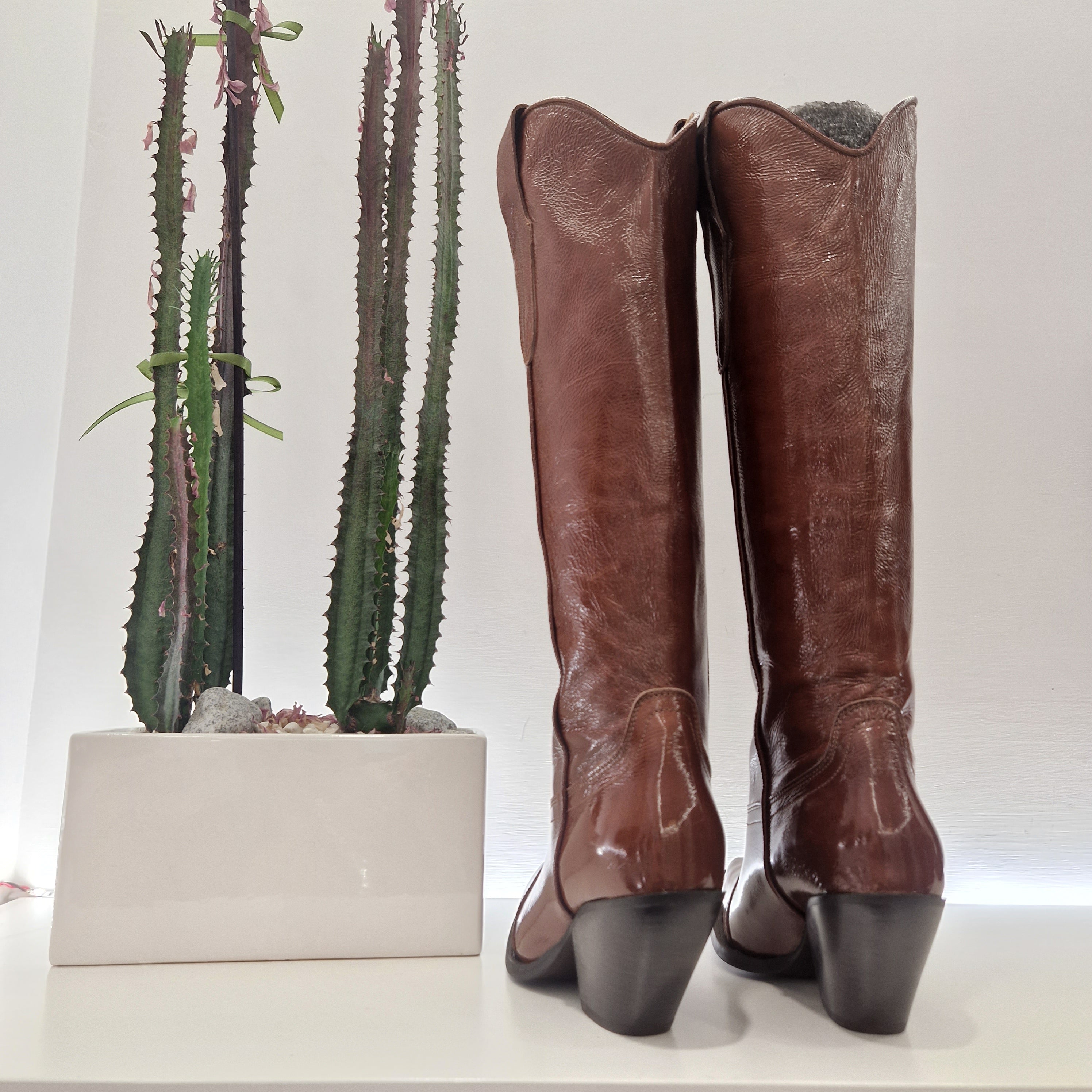 Texano alto vernice caramello
