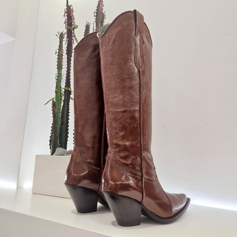 Texano alto vernice caramello