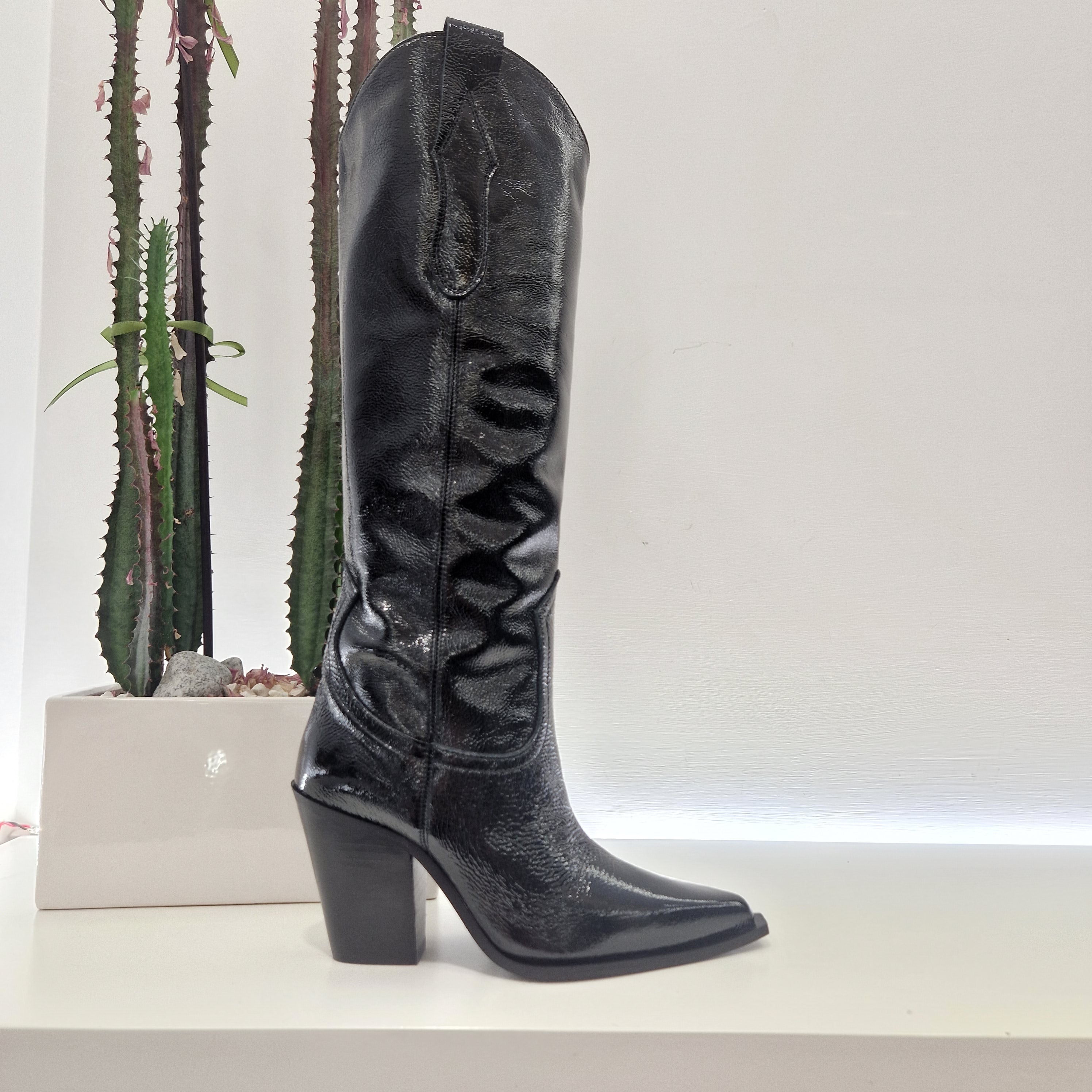 Texano alto vernice nero