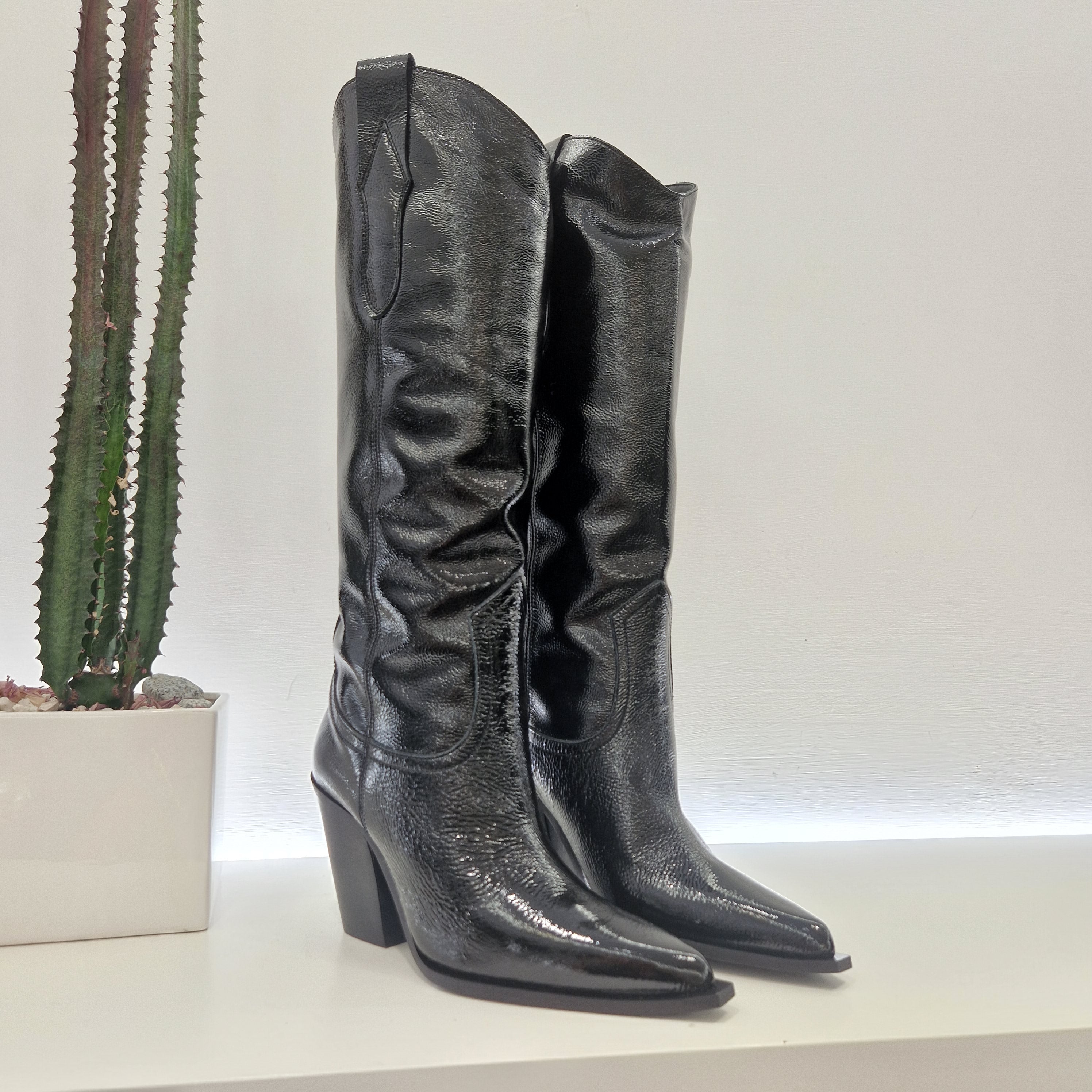 Texano alto vernice nero