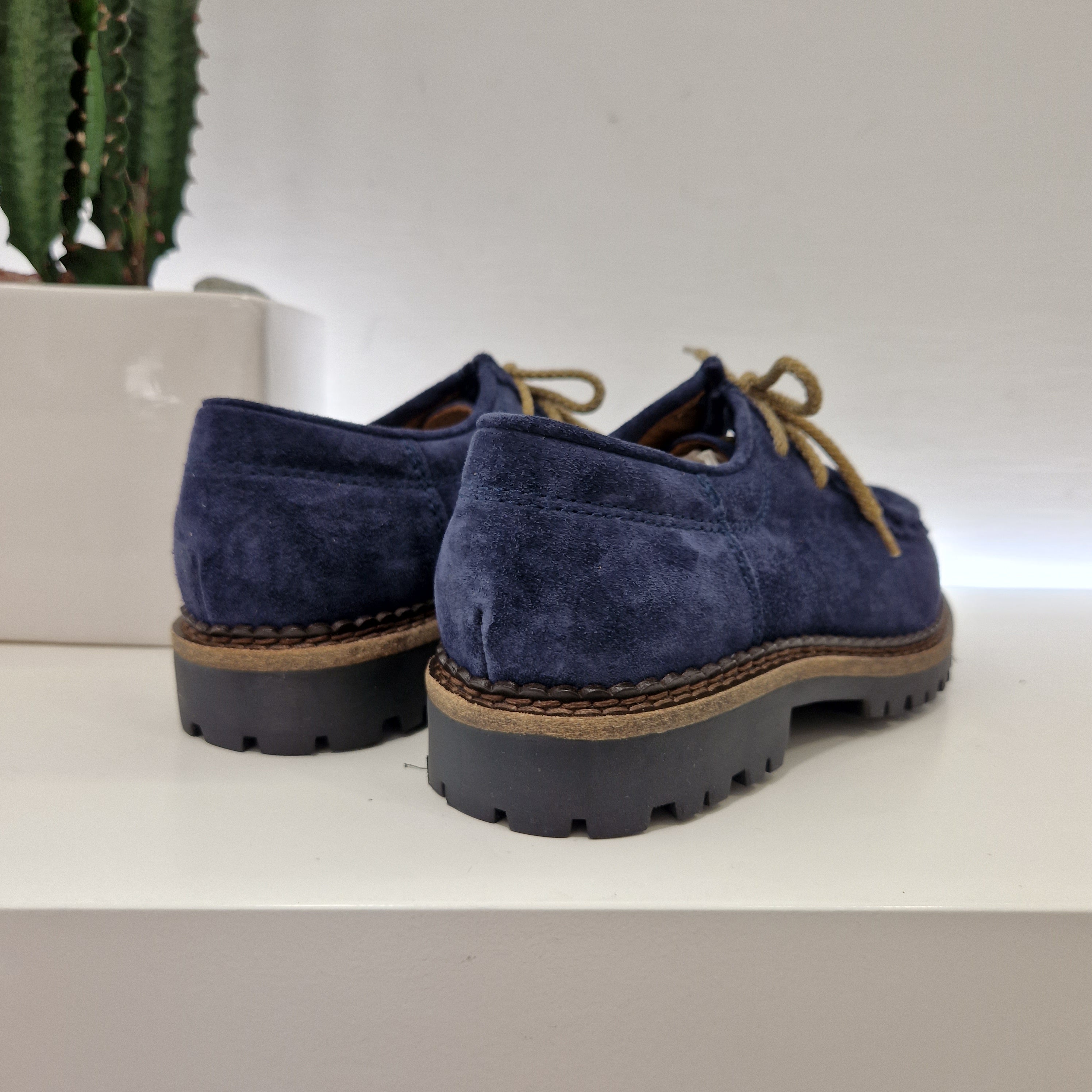 BEKK model sebago blue