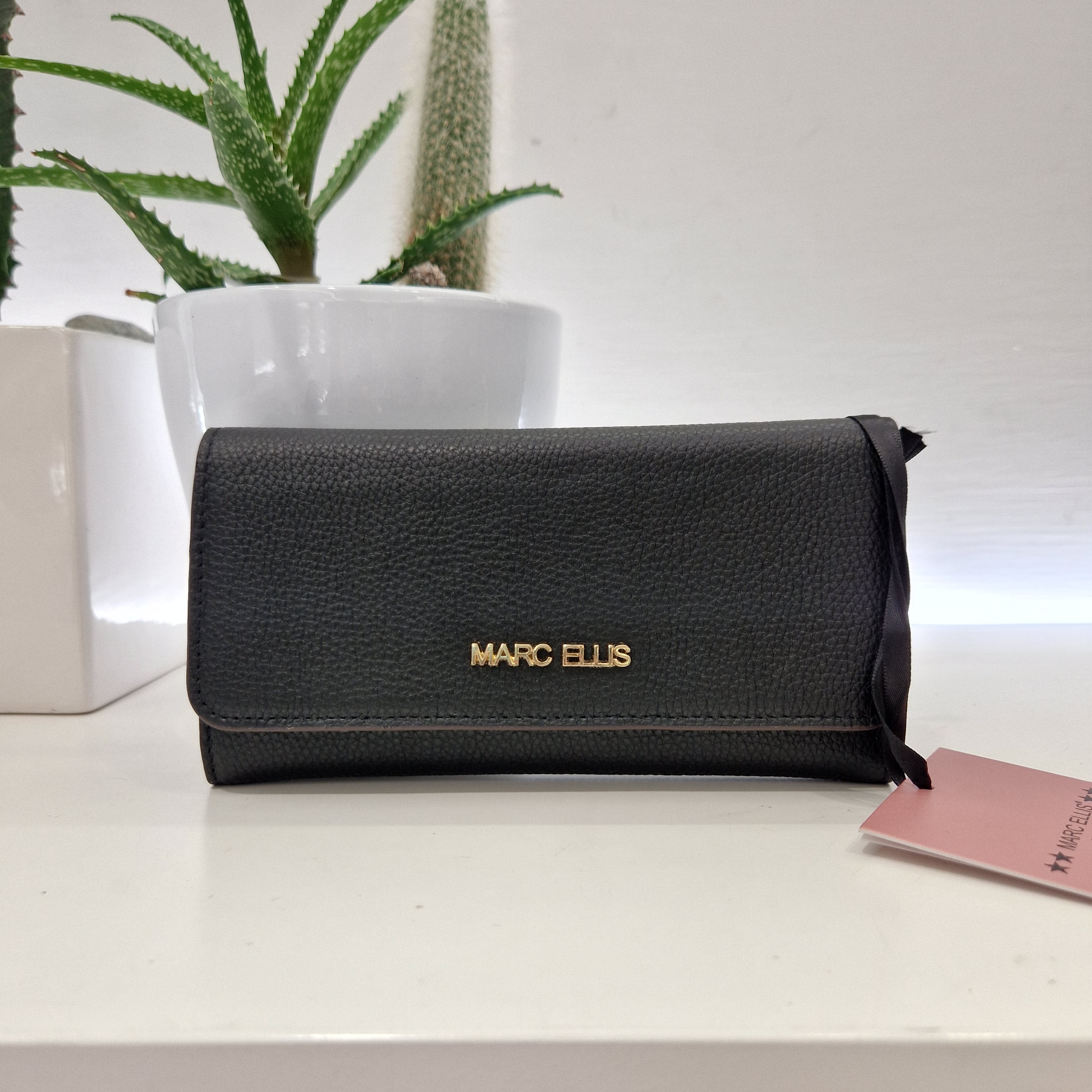 Ariel model wallet black