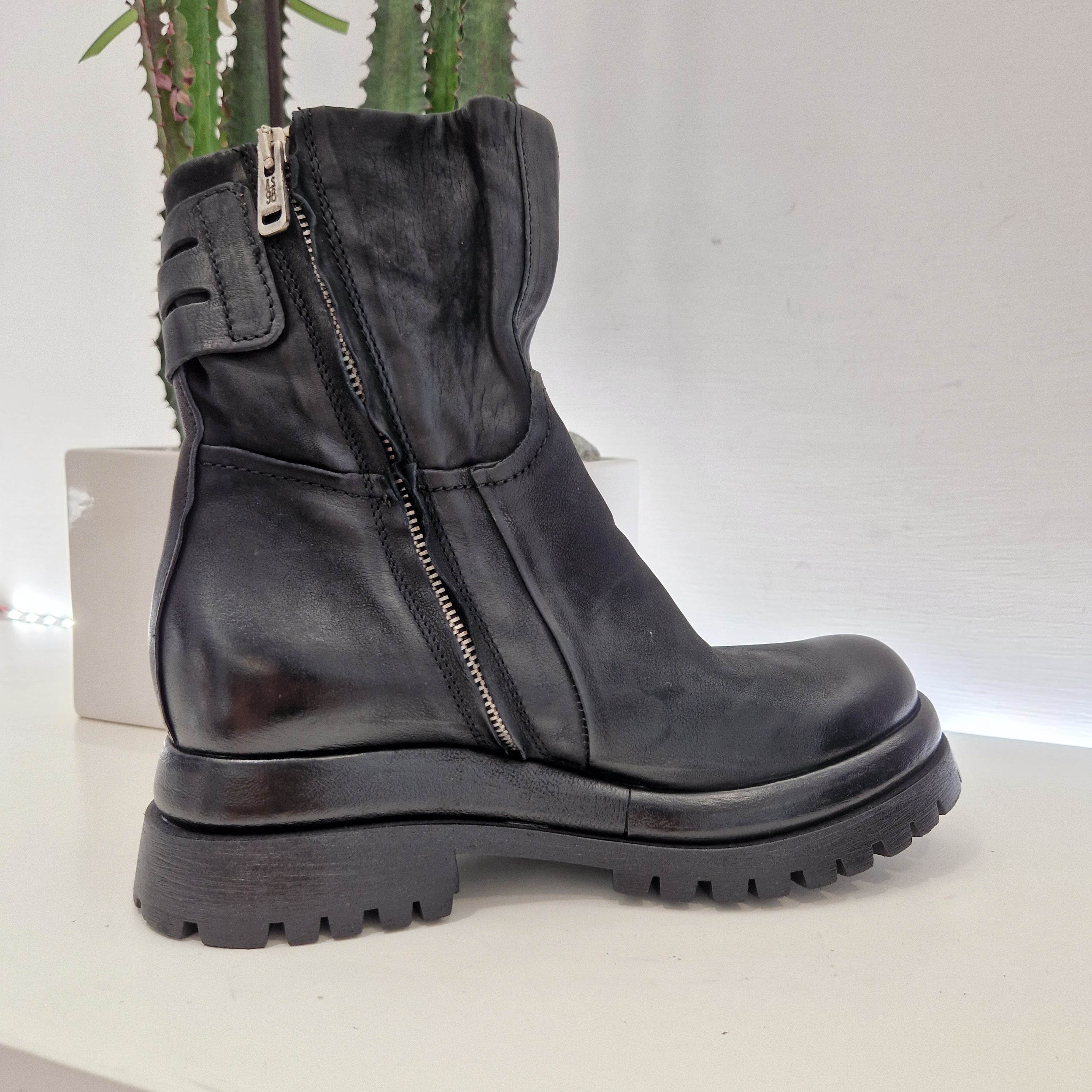 A.S.98 stivaletto fibbie con zip