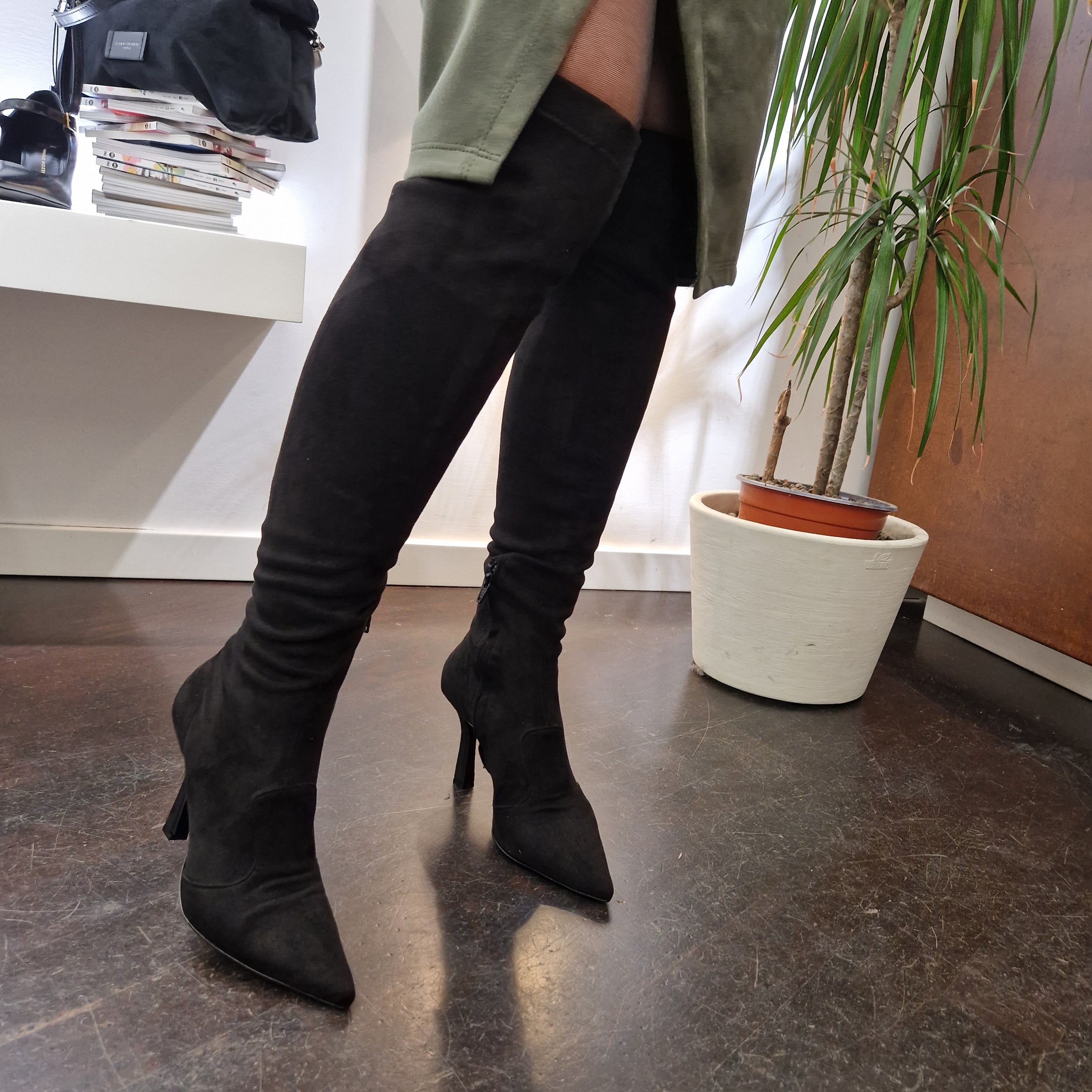 B Rock black boot long elasticated shaft