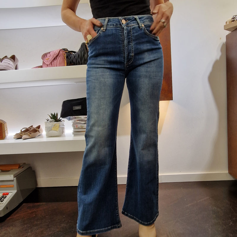 Pantalone jeans a zampa 042-P