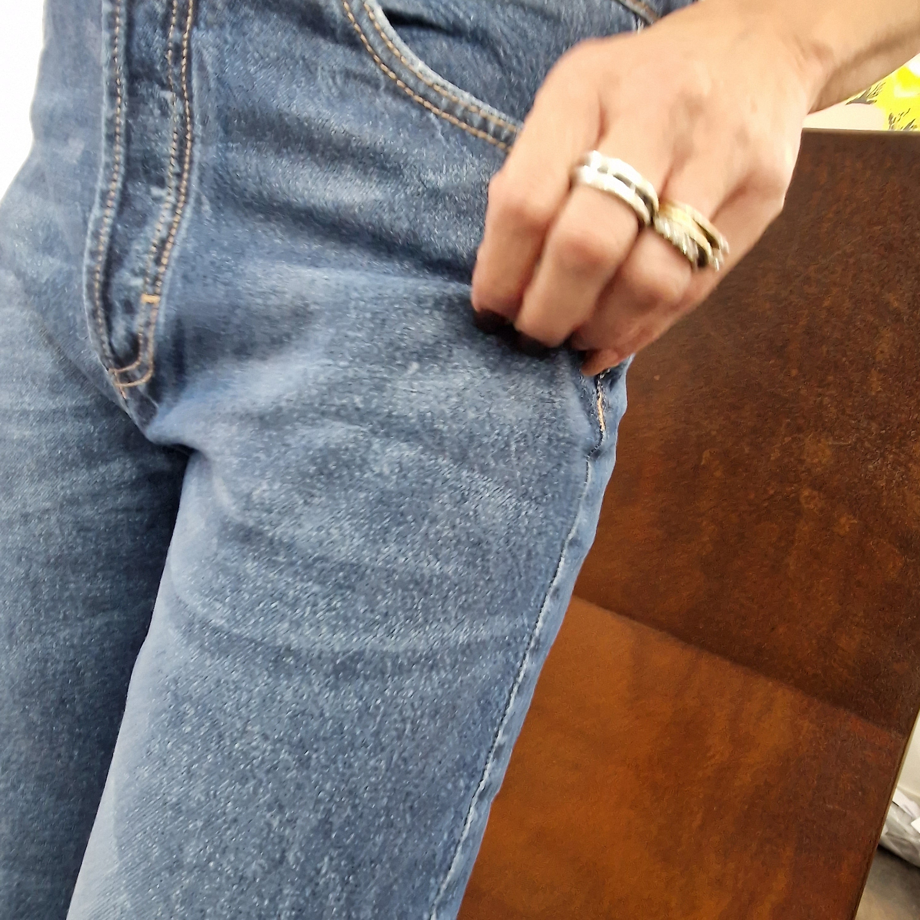 Pantalone jeans trattatamento con leggera lamina trasparente argento 008-p