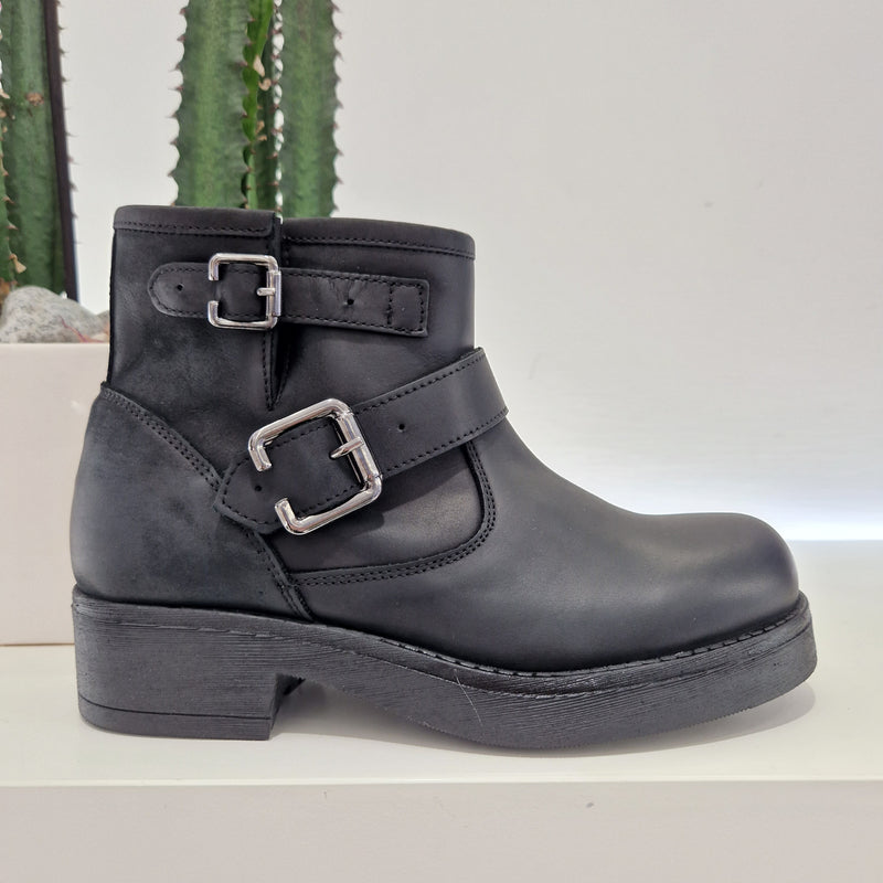 Stelio Malori biker cortissimo
