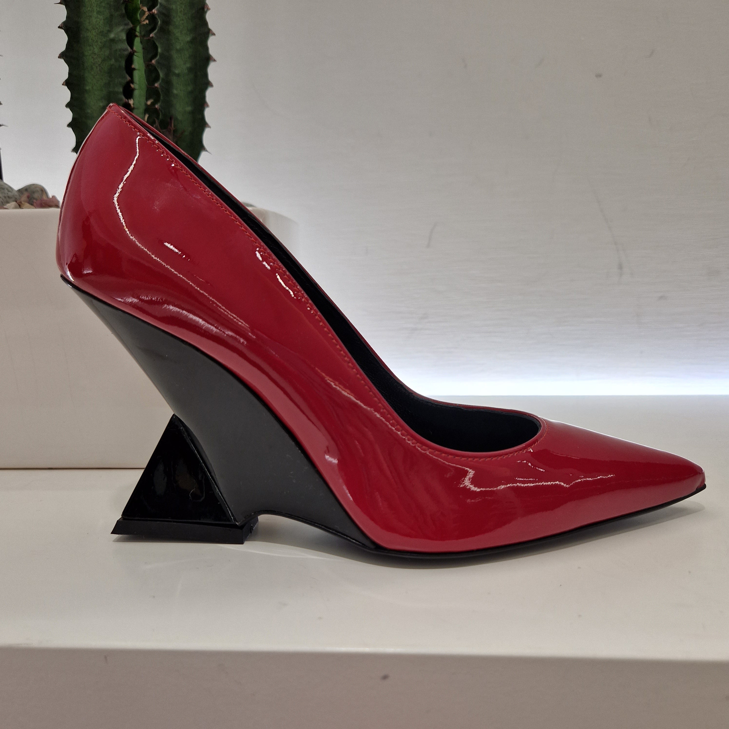 B Rock red patent leather shoe