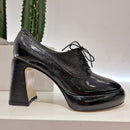 Scarpa stringata vernice nera