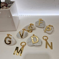 LETTERE ciondolo color oro