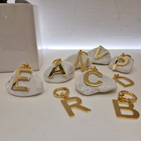 LETTERE ciondolo color oro