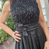 Abito corto paillettes e tulle