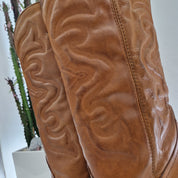 Elena Iachi leather-colored Texan boot