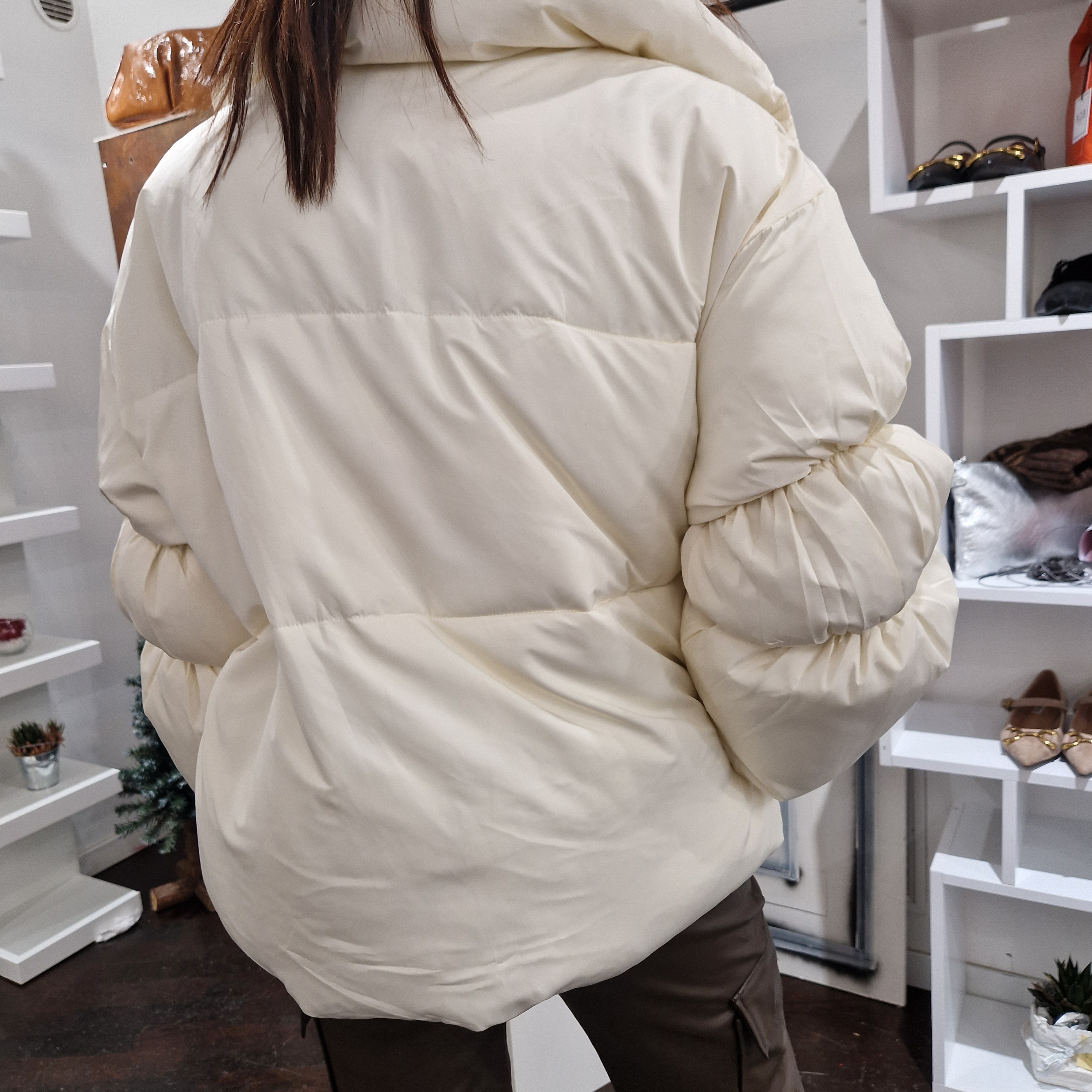 White down jacket with oversized sleeves