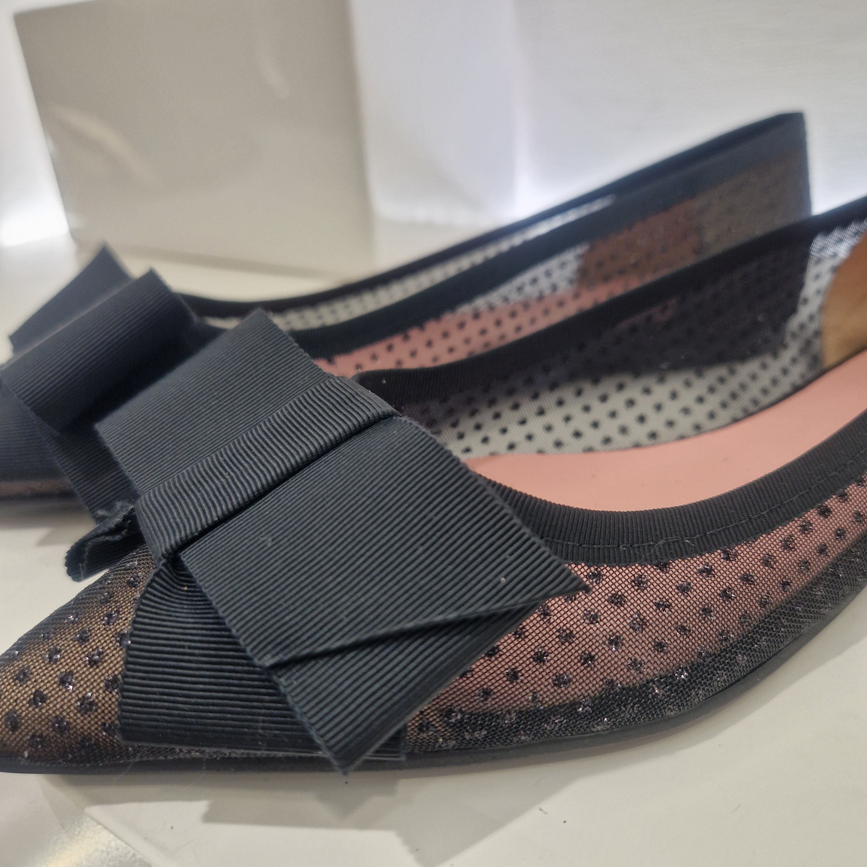 Pretty Ballerinas black ballerina with bow 