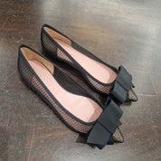 Pretty Ballerinas black ballerina with bow 