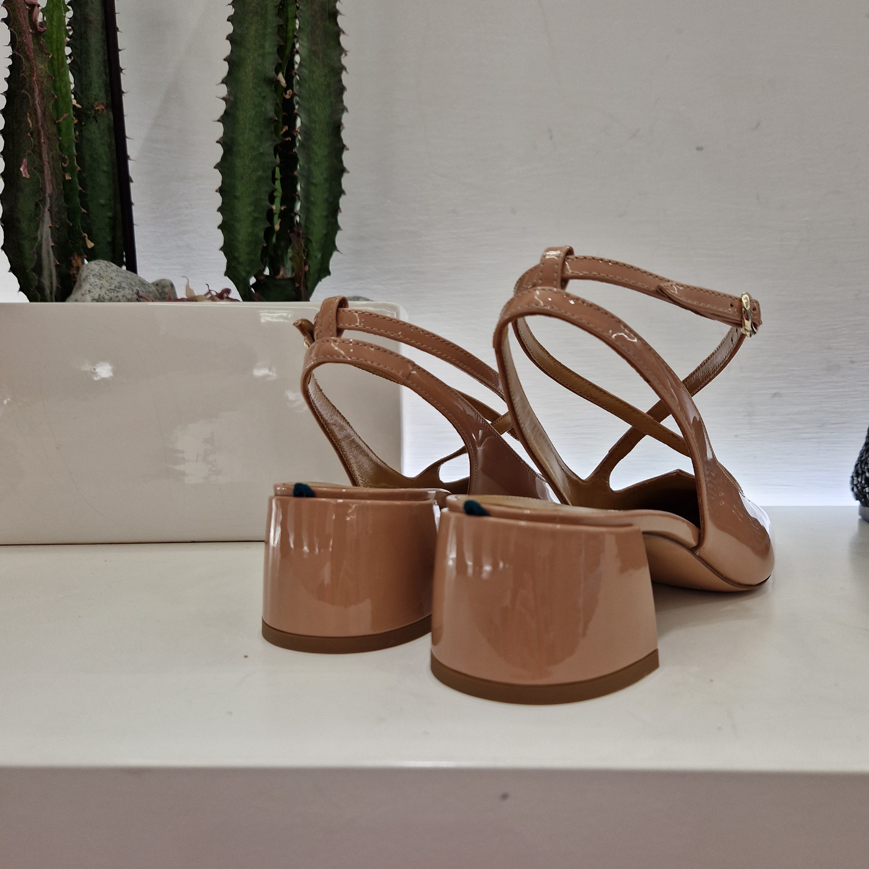 A.Bocca sling back nude
