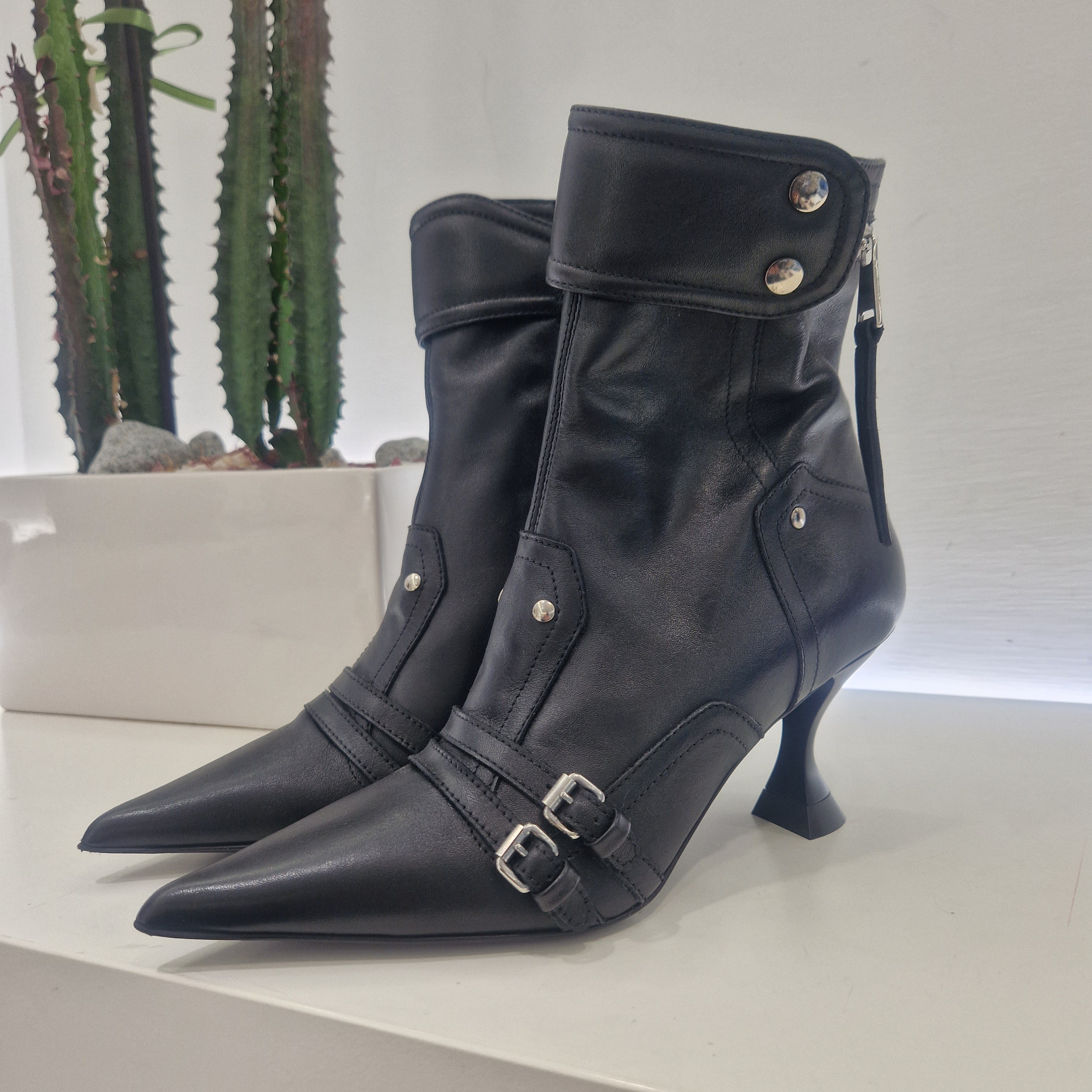 Strategy black ankle boot with zip