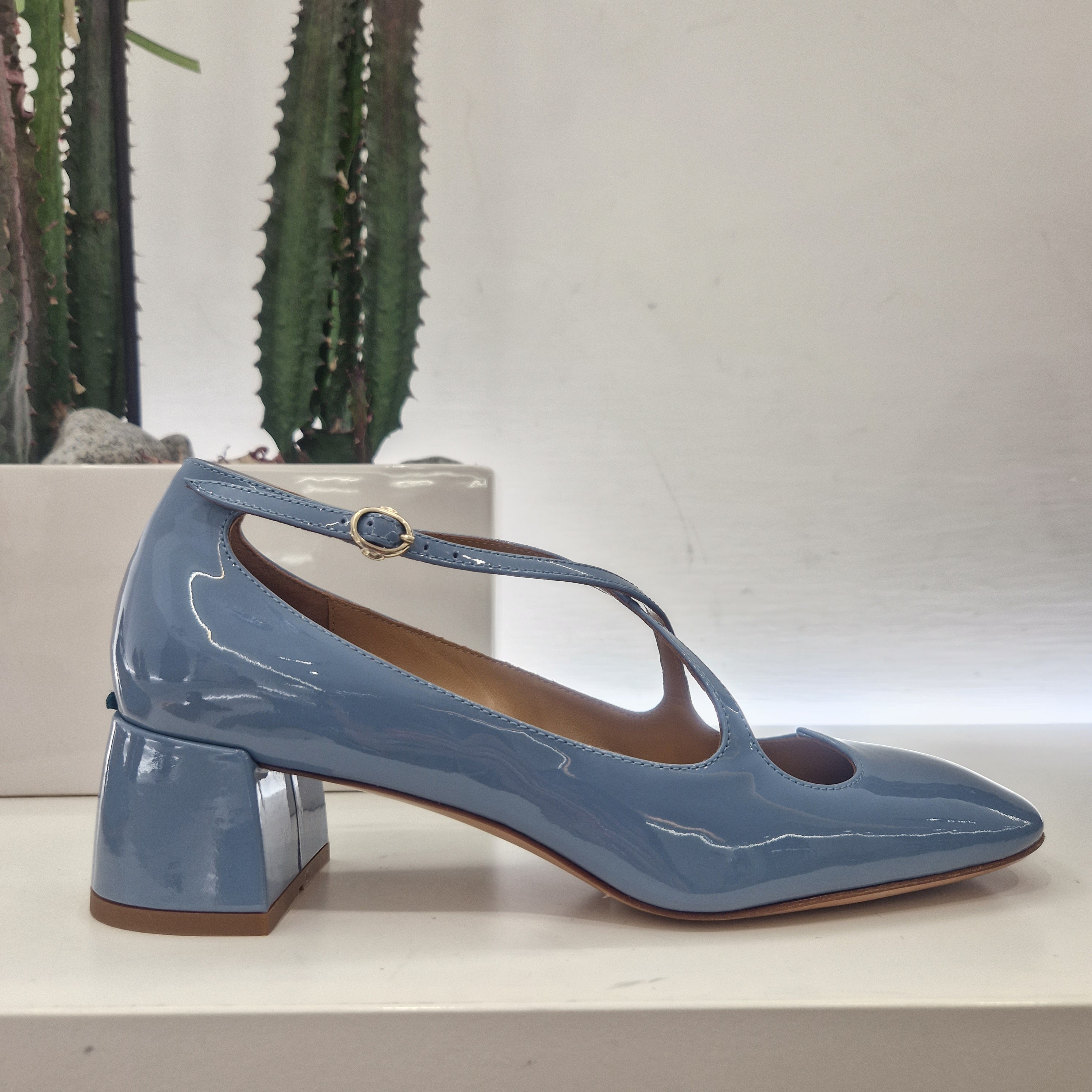 A.Bocca scarpa vernice celeste