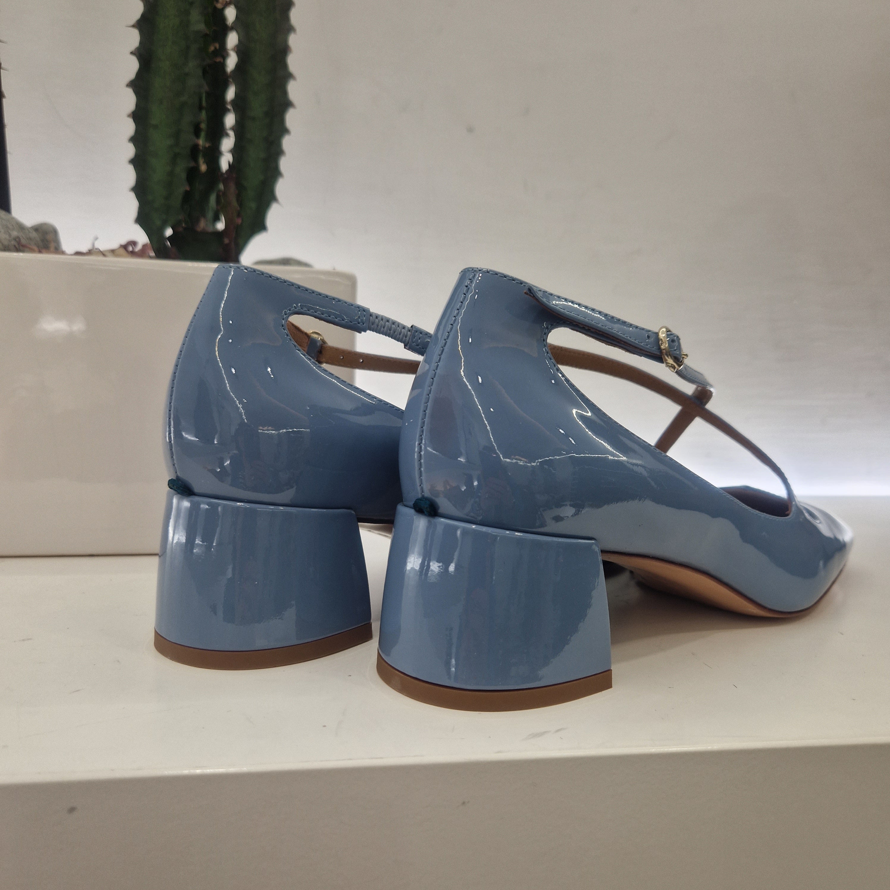 A.Bocca scarpa vernice celeste