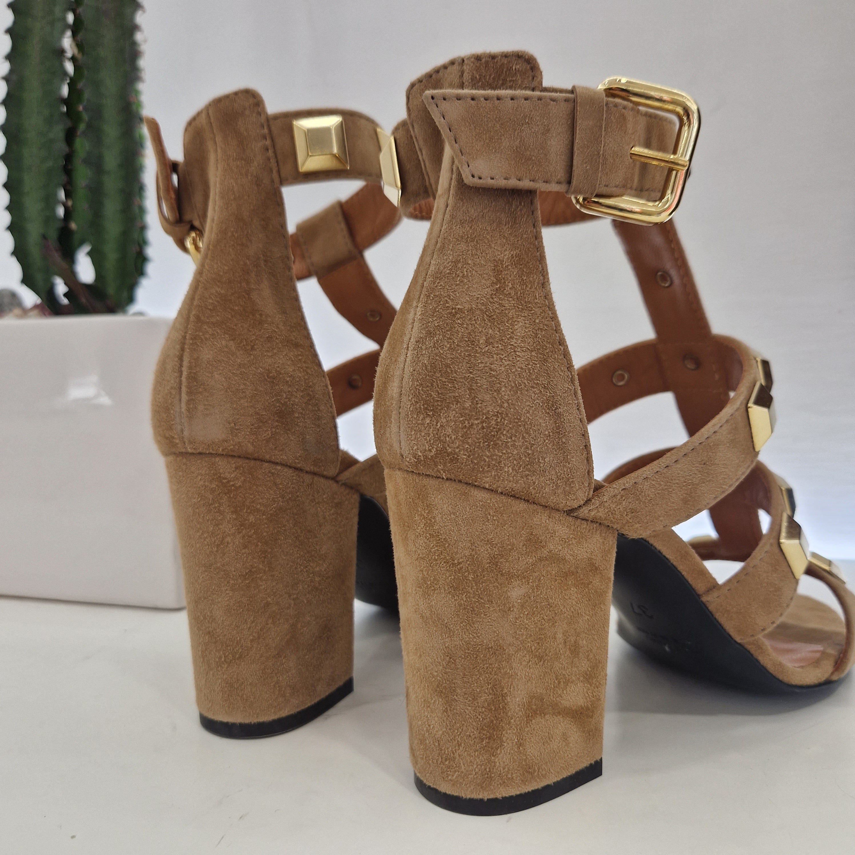 Via Roma 15 sand colored sandal