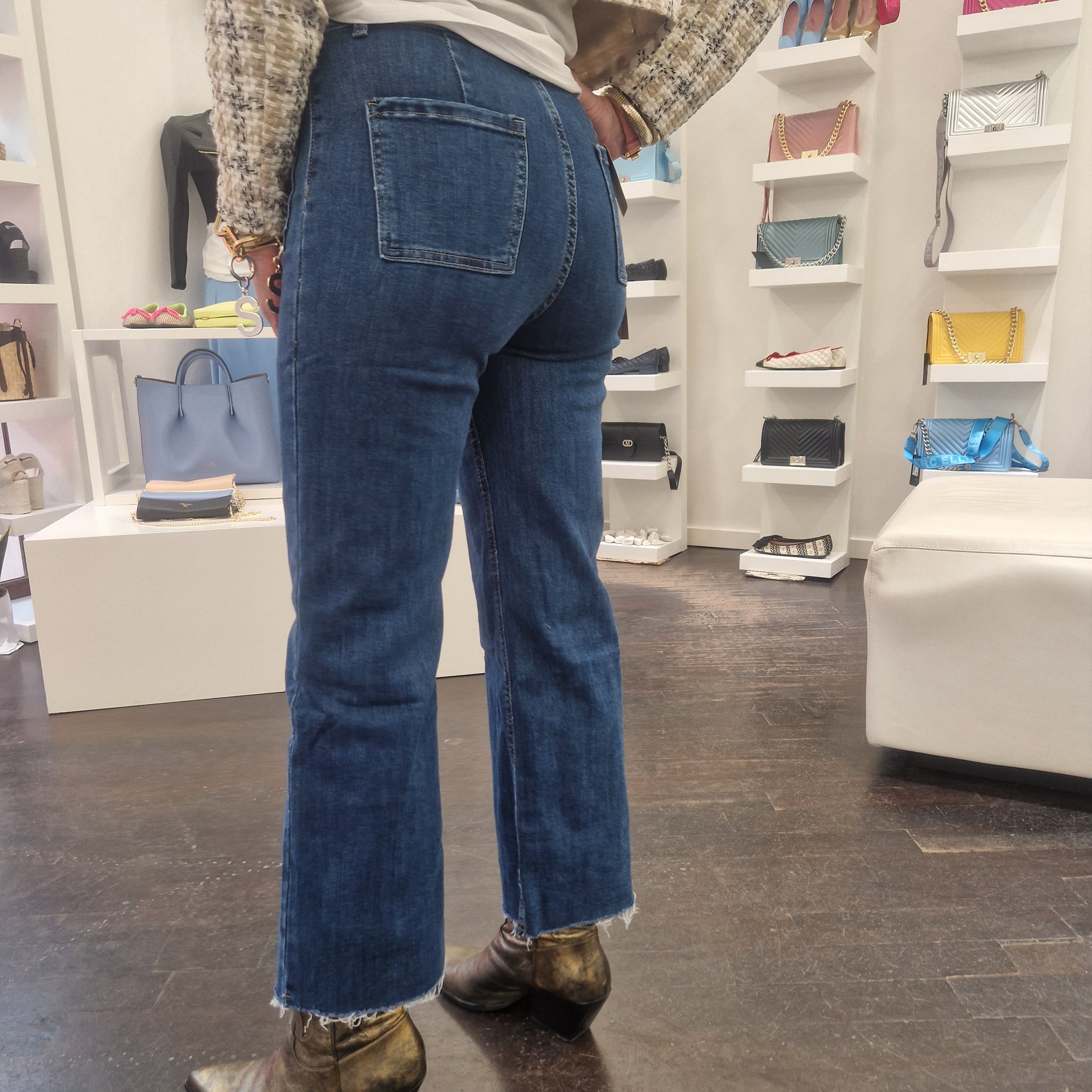 Pantalone jeans con tasche frontali
