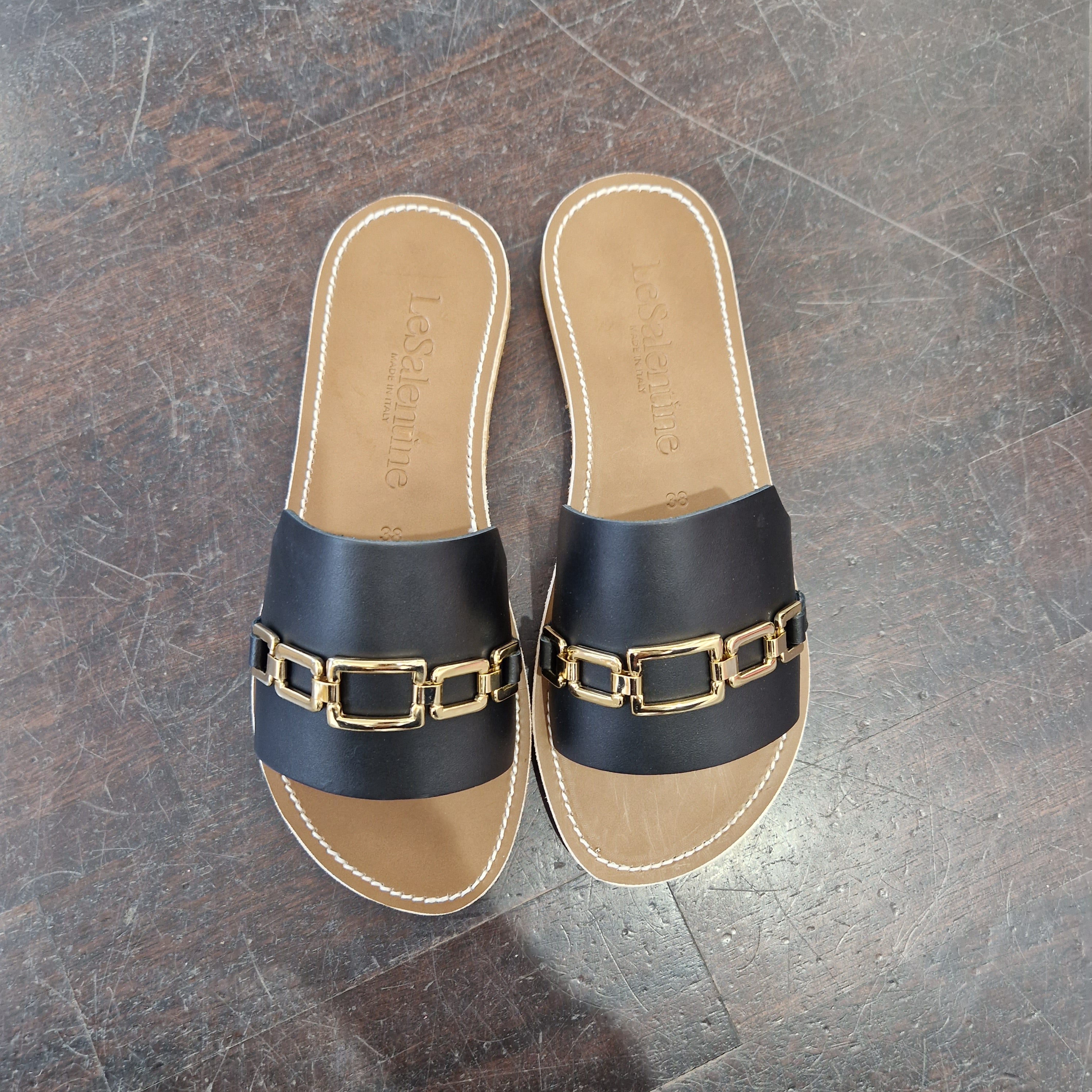 Le Salentine ciabatta nera accessorio oro