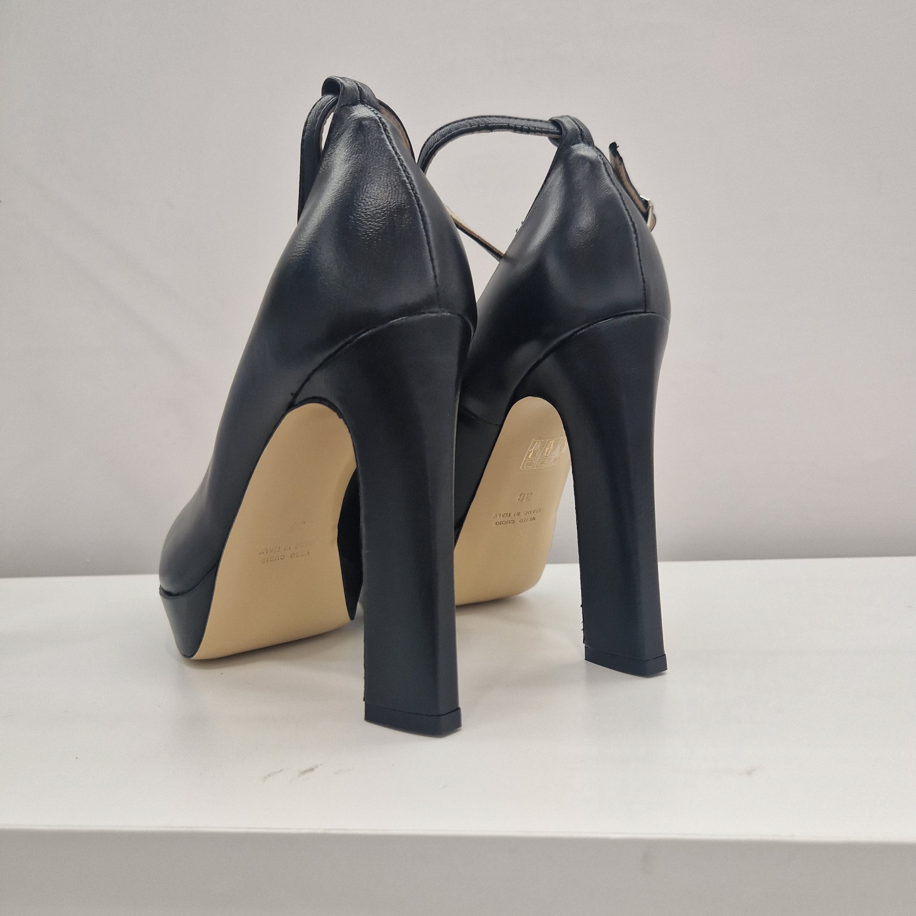 Scarpa platò cinturino alla caviglia