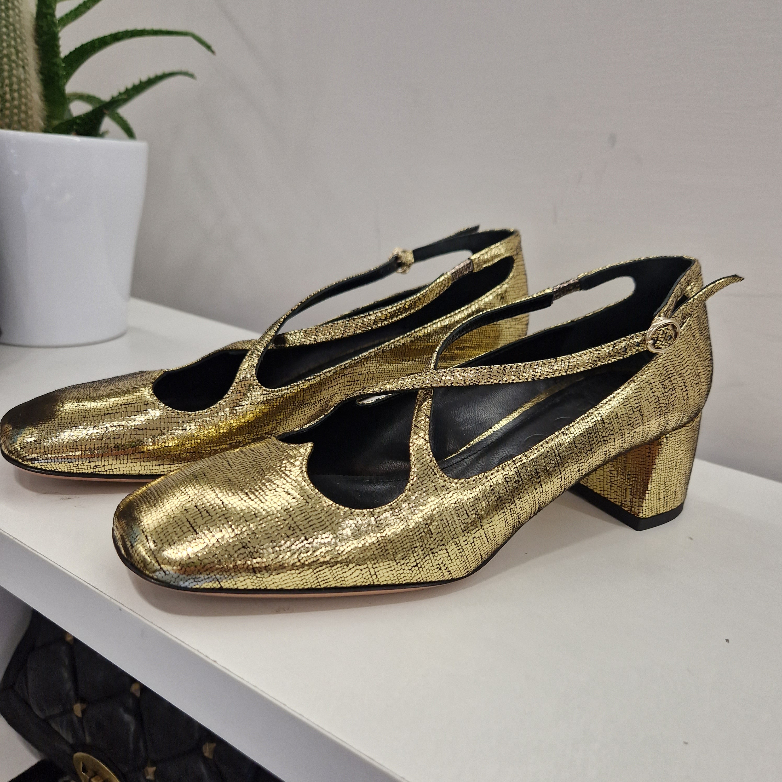 A.Bocca scarpa in pelle oro crak