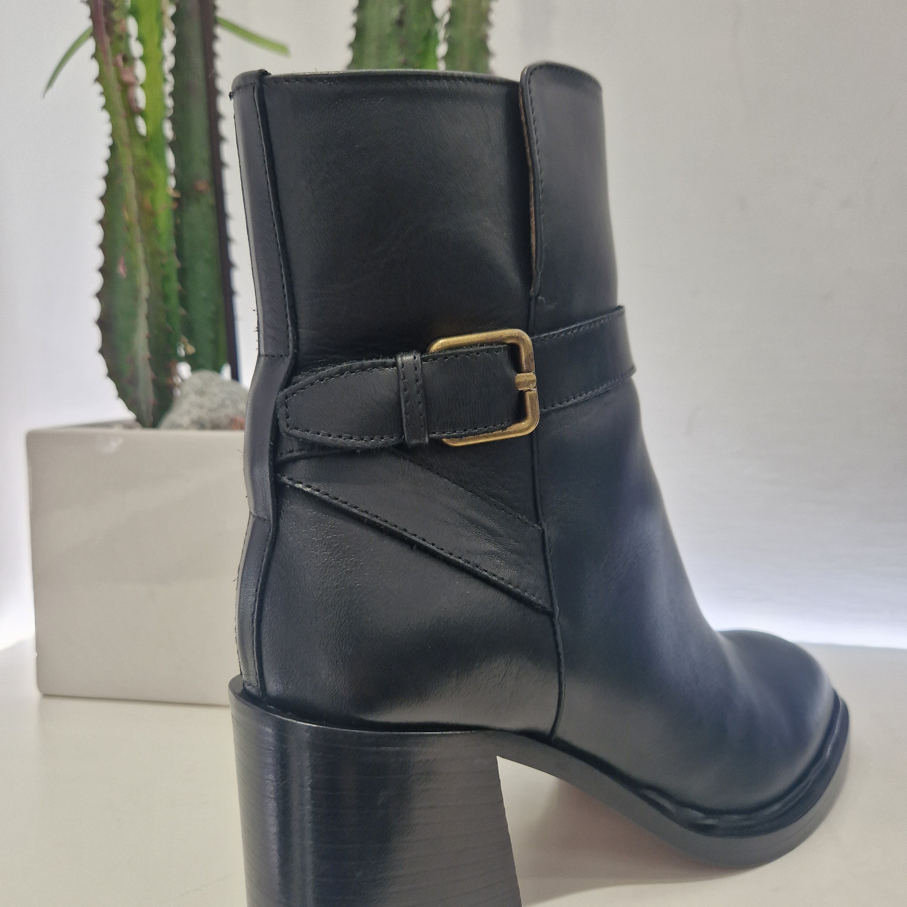 Bervicato stivaletto nero