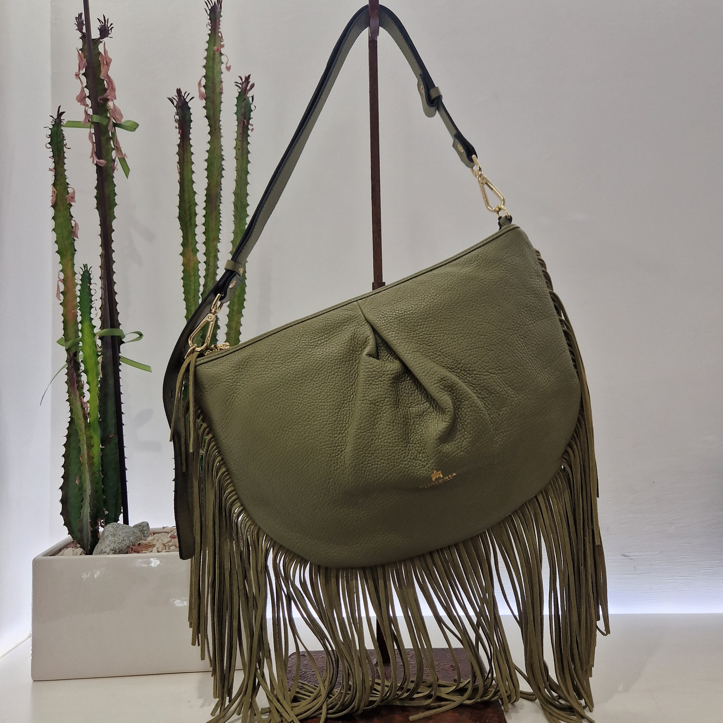 Cuoieria Fiorentina borsa linea EMMA con frange verde