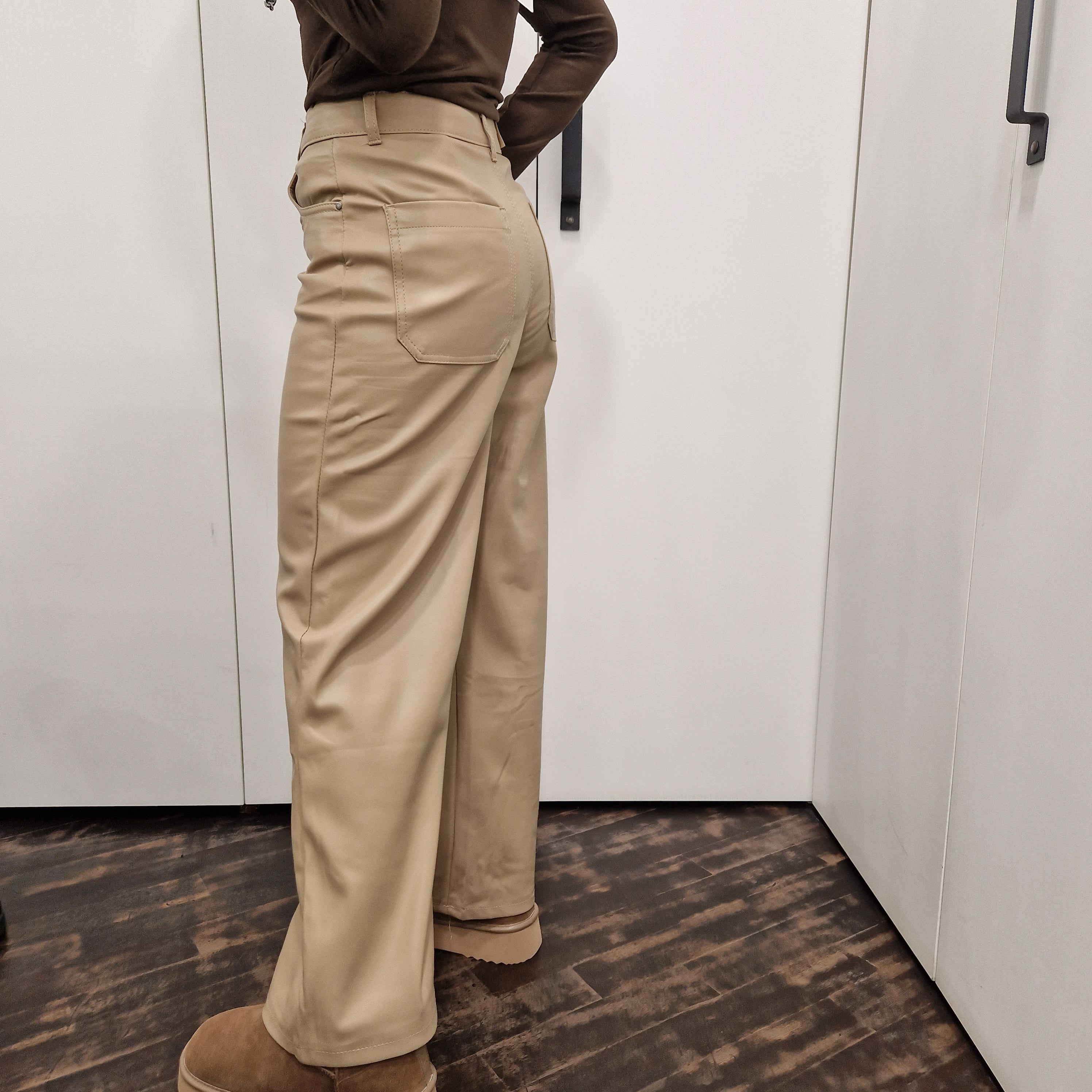 Pantalone ecopelle caffelatte