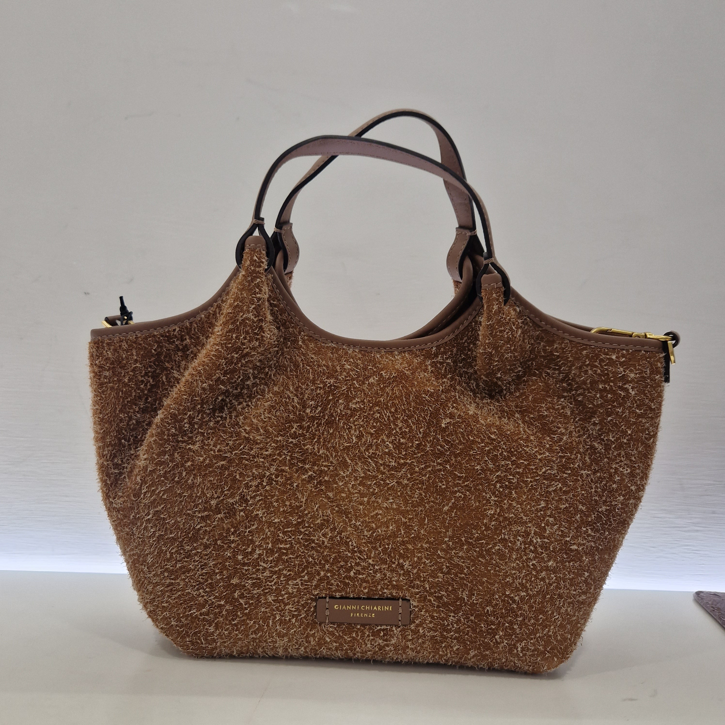Gianni Chiarini  linea DUA formato medio in pelle scamosciata