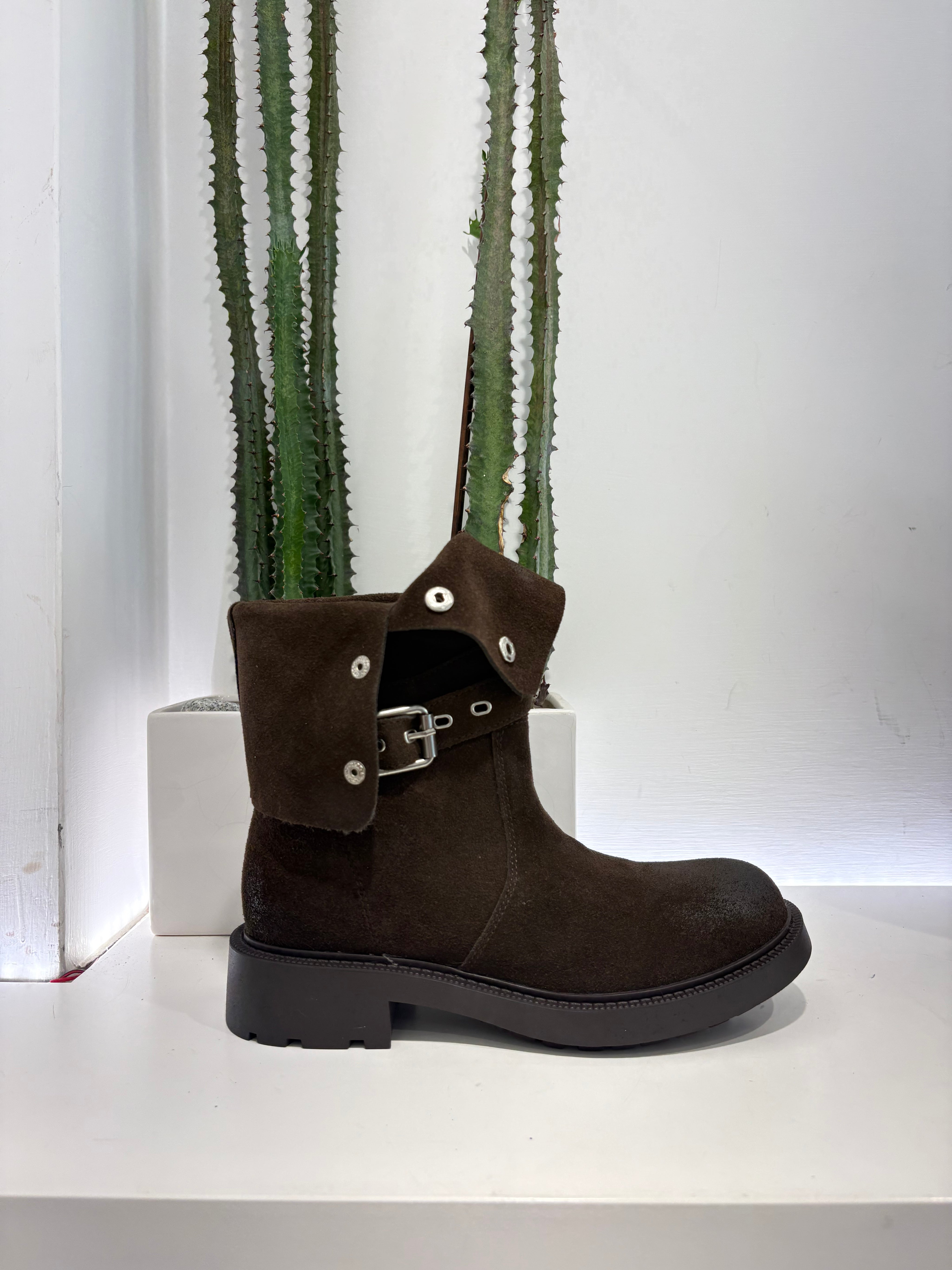 Lara Manni Biker BOTTONI suede moro