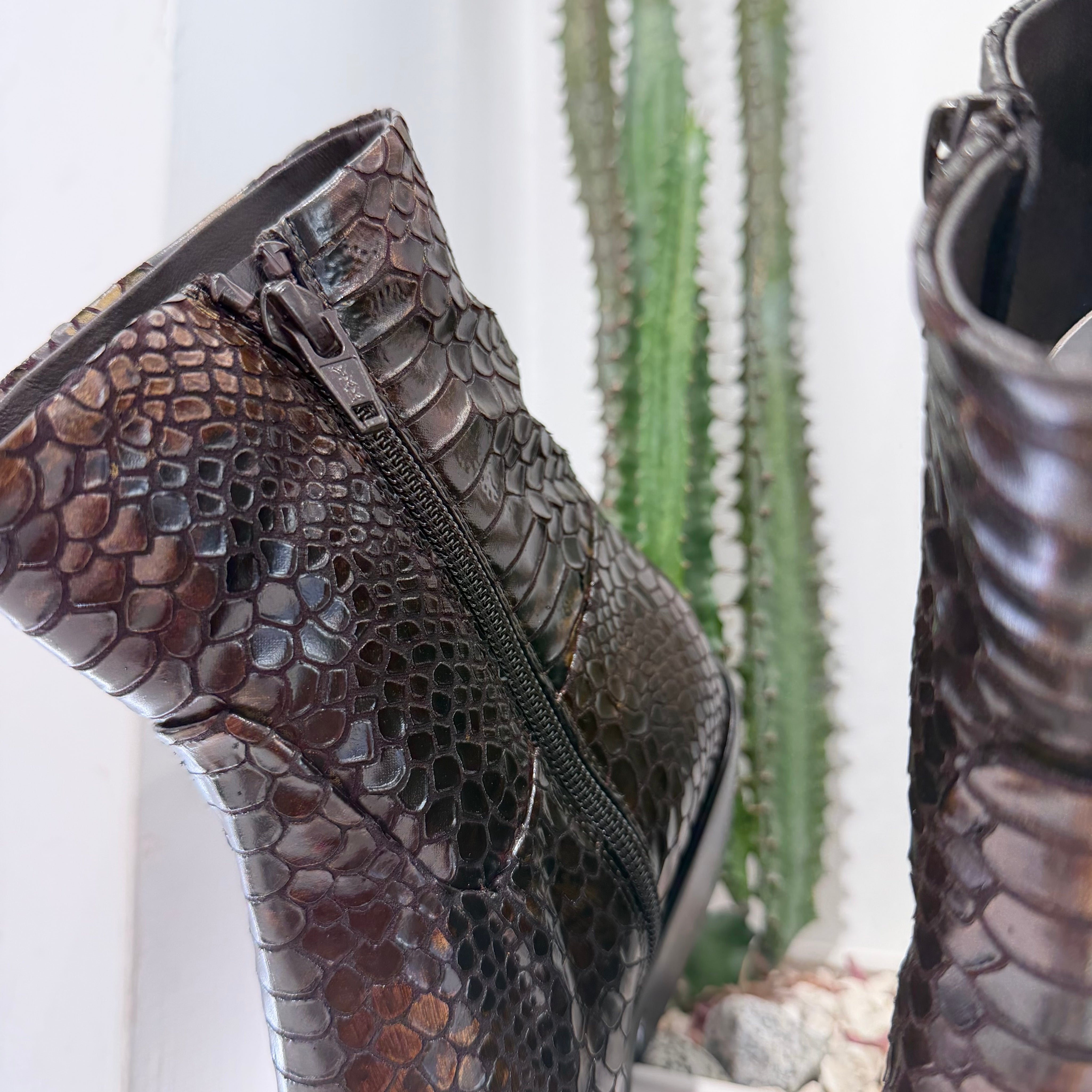 Elena Iachi texano SNAKE in pelle