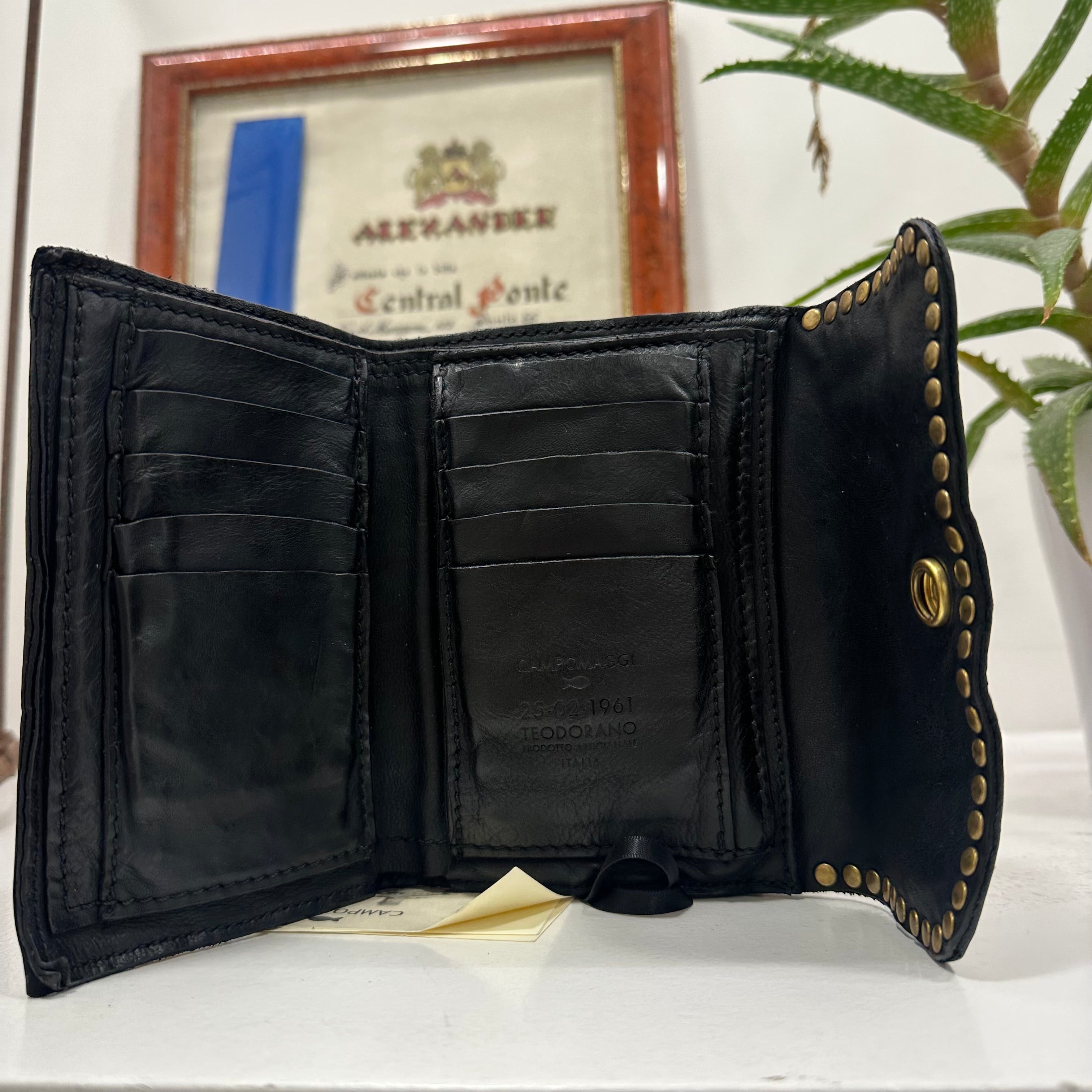 Campomaggi new KURA portafoglio in pelle rivetti oro