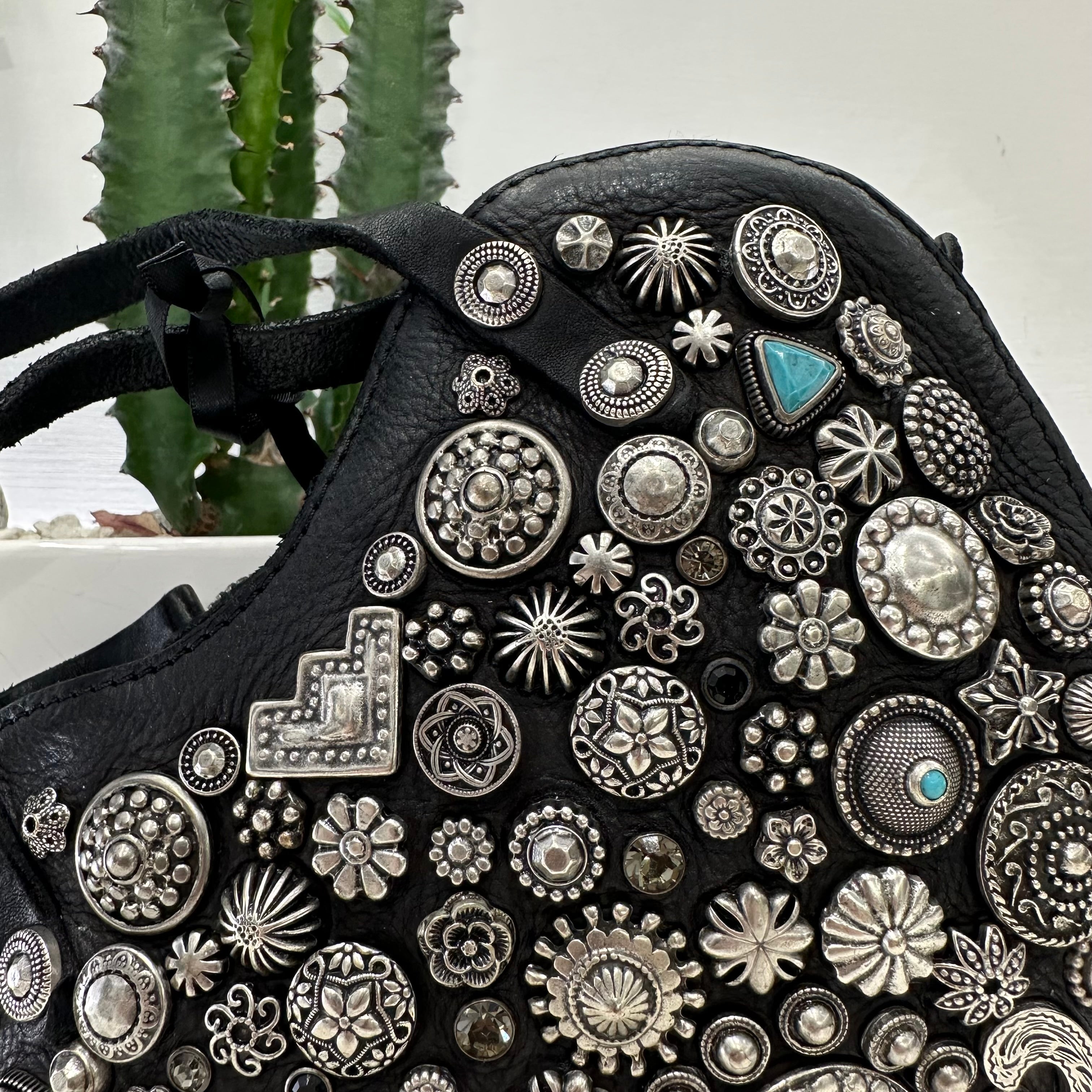 Campomaggi borsa VALENTINA cuore borchie argento e turchesi