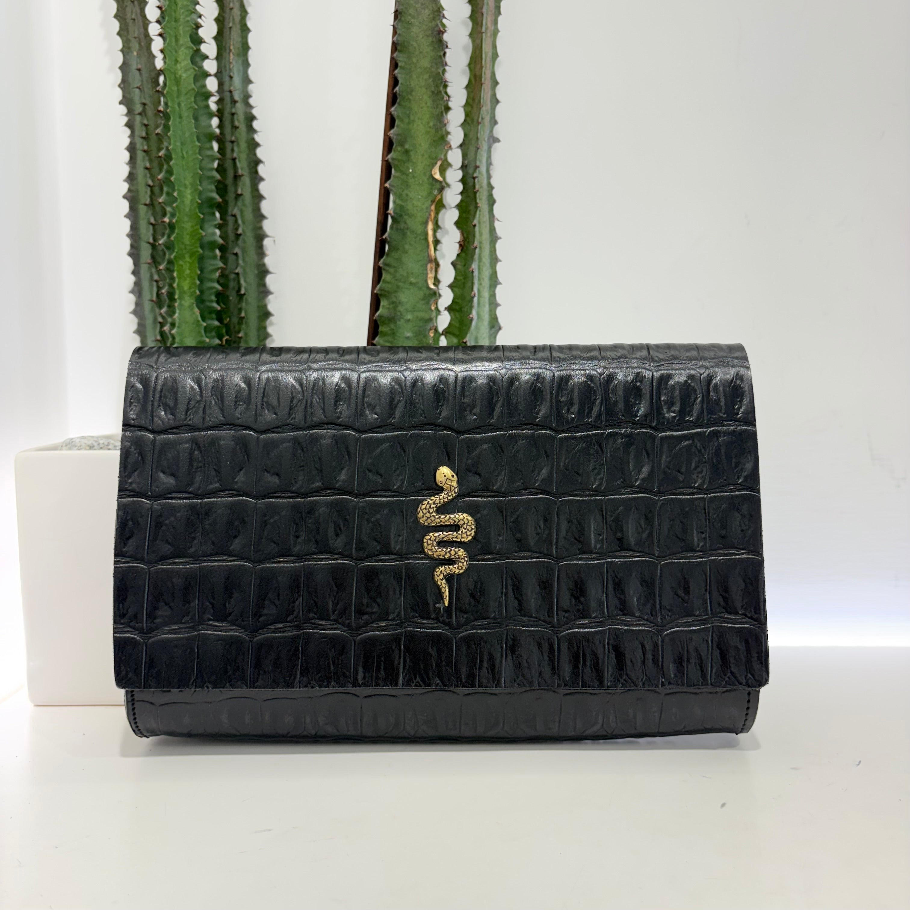 Alberto Luti pochette snake oro