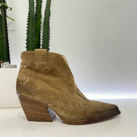 Elena Iachi texano corto sand