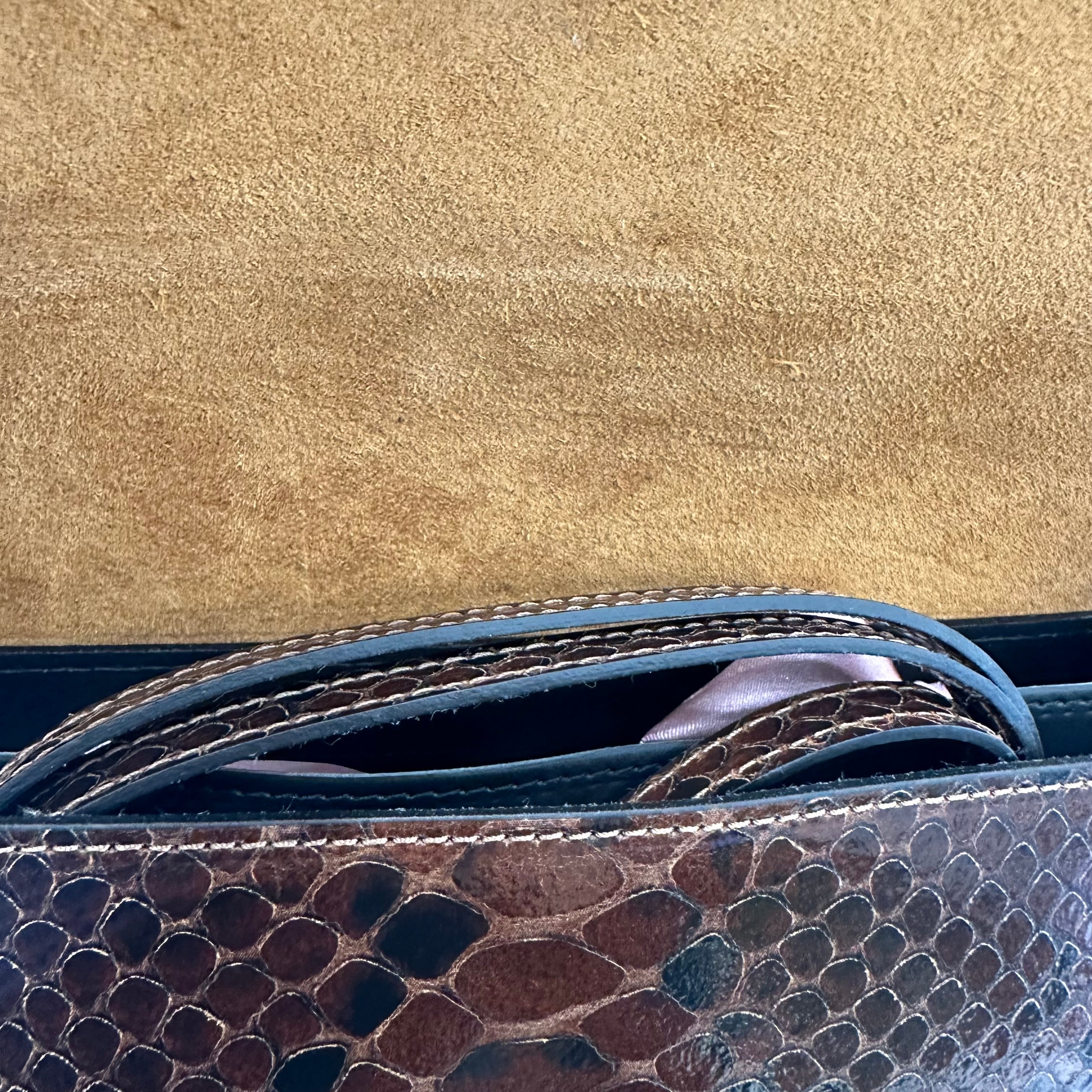 Marc Ellis borsa CALIRA PY