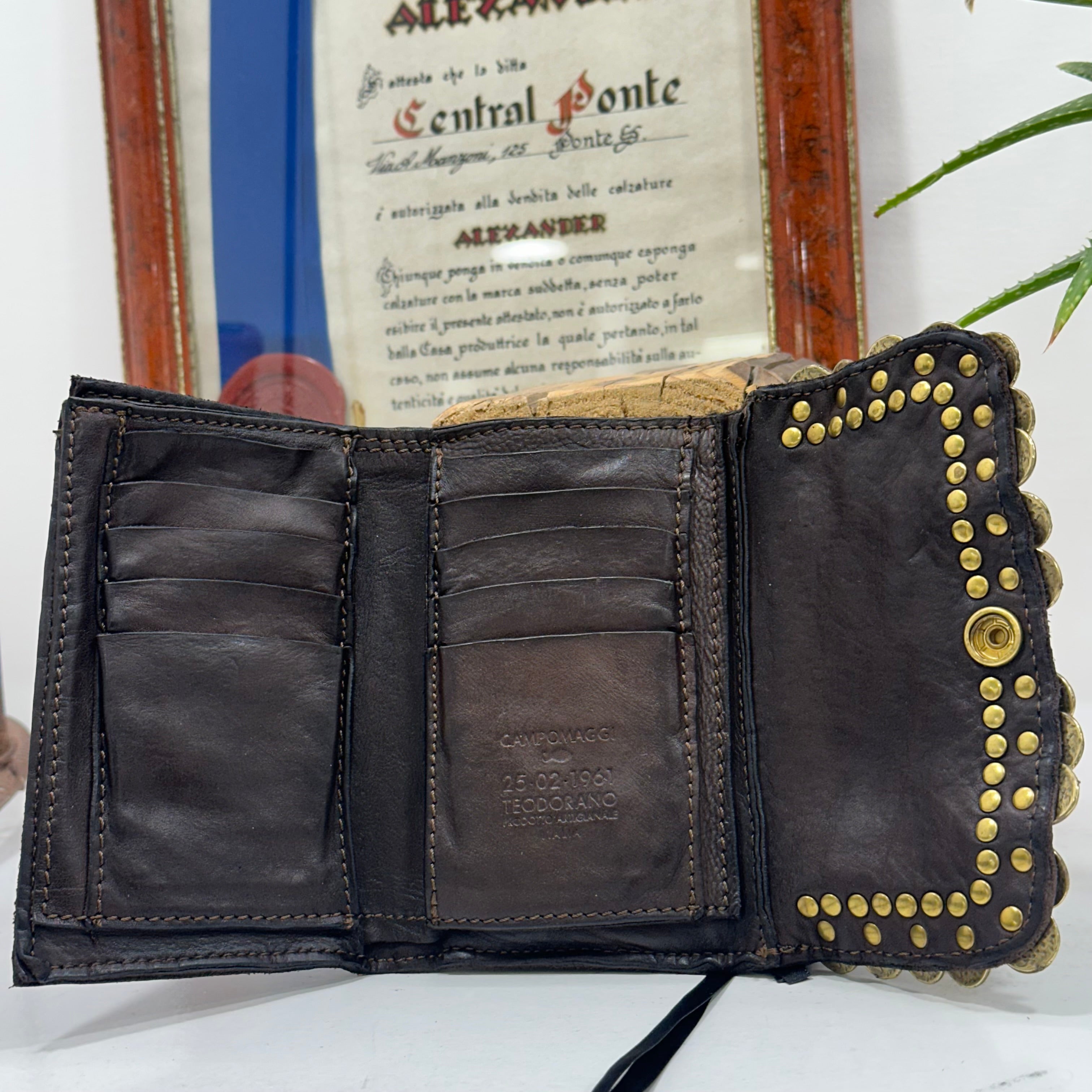 Campomaggi MEDAGLIE portafoglio in pelle rivetti oro